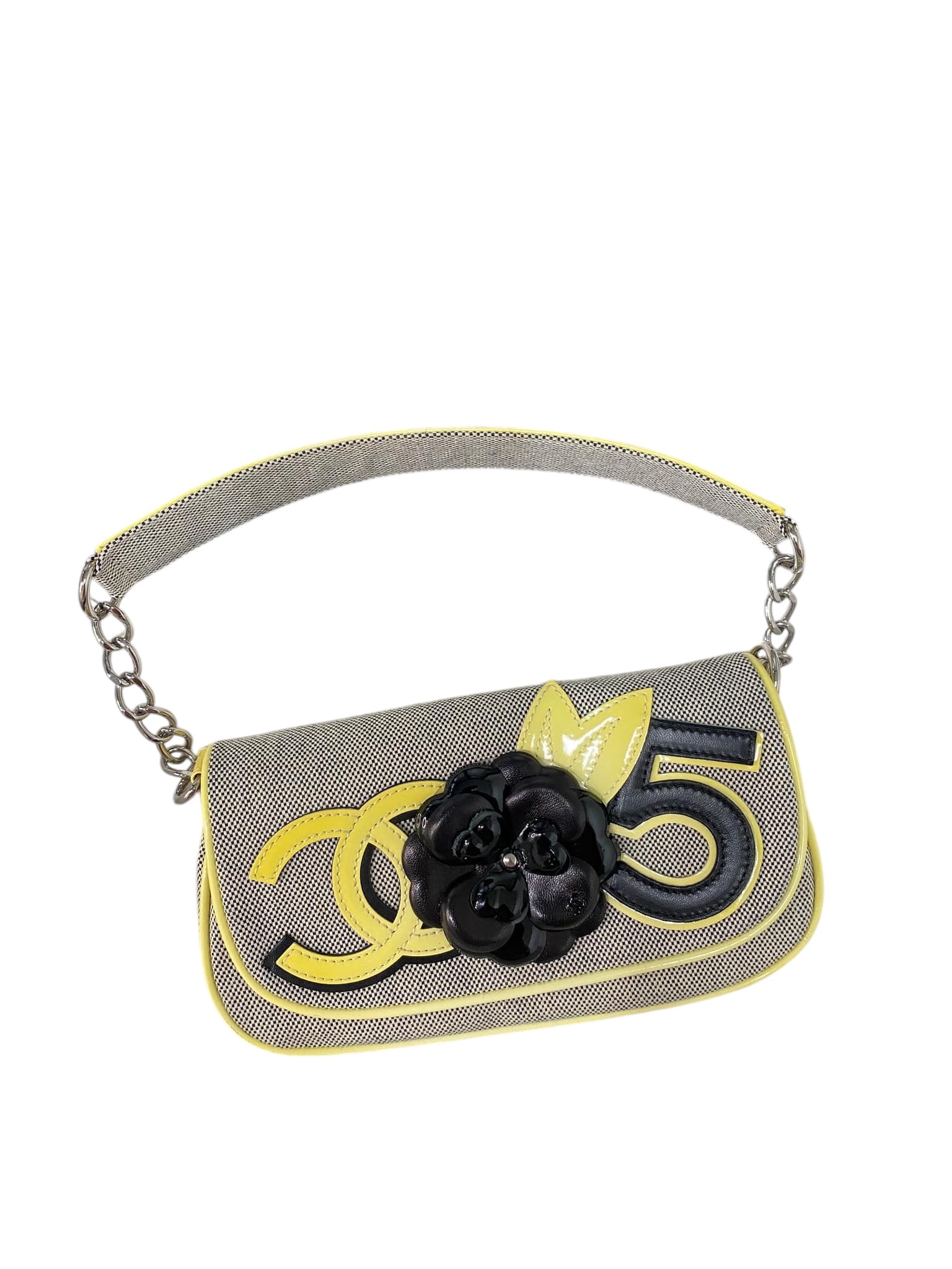 Bolso de hombro CC Camellia de lona color negro marfil de segunda mano