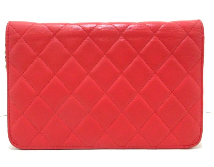 PRE-OWNED CC Matelasse Camellia Pink Lambskin Wallet On Chain