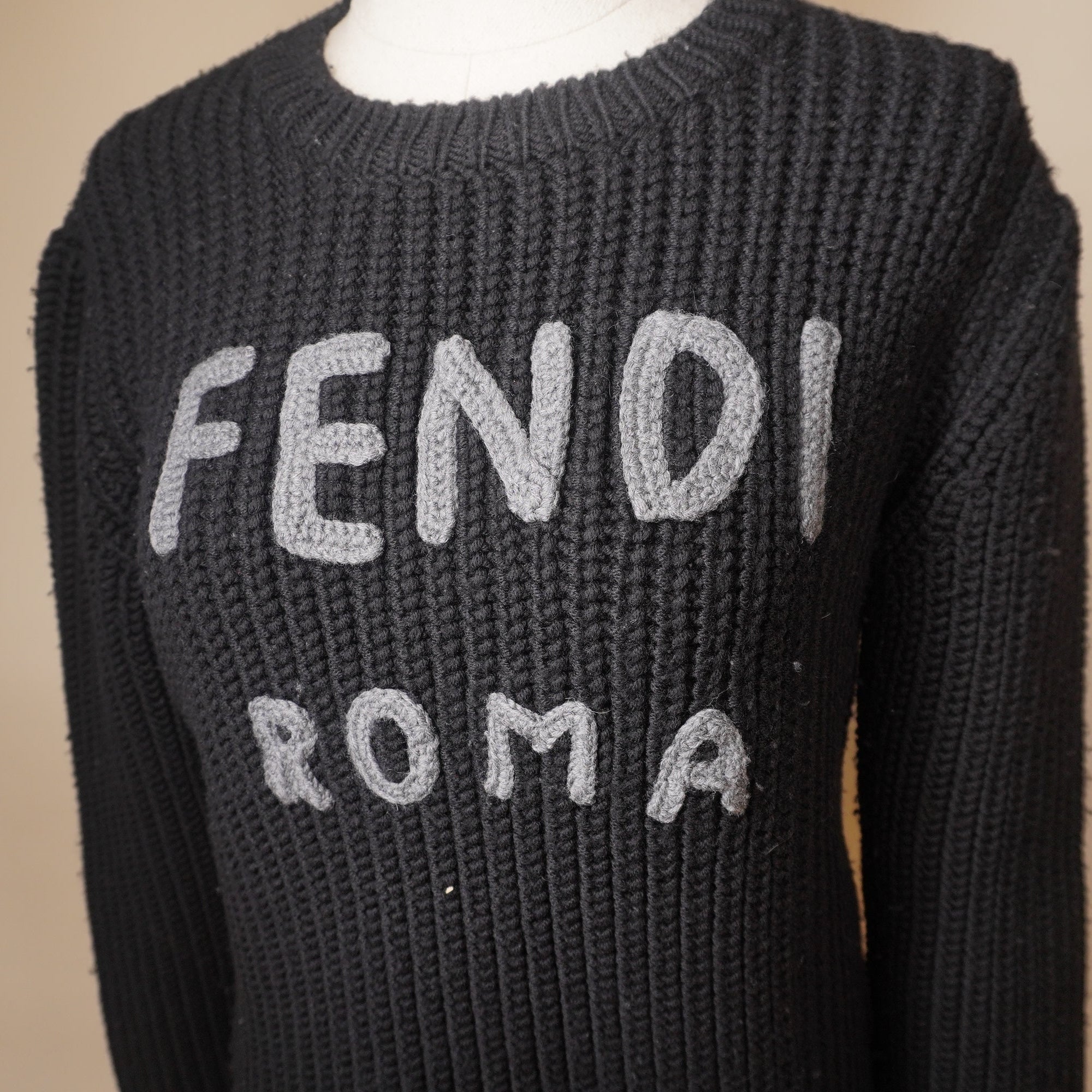 PRE-OWNED FENDI - 2000s Knitted Sweater M