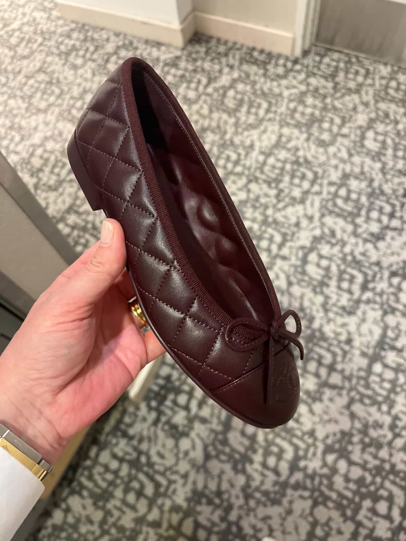PRE-OWNED Chanel Ballet Flats in Lambskin Leather 35