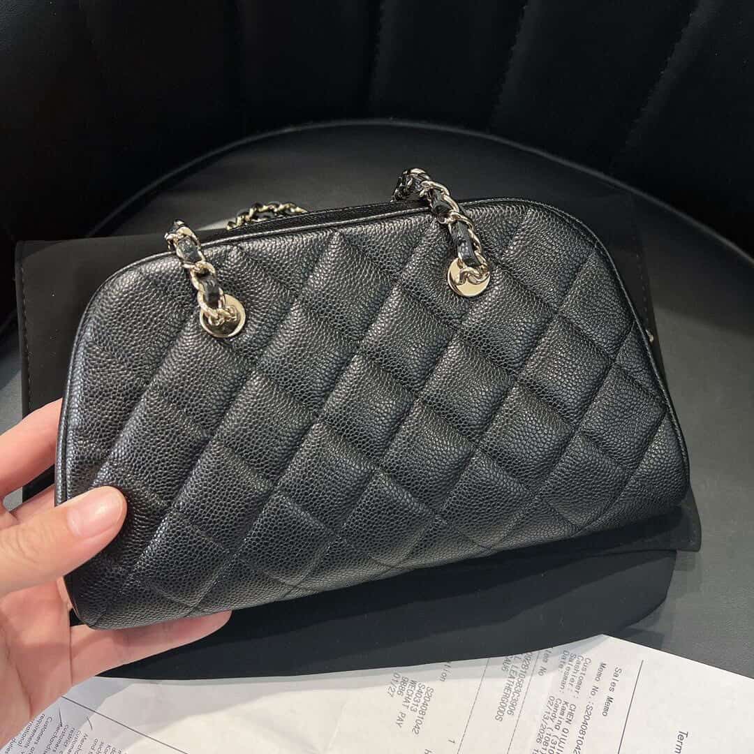 PRE-OWNED CC Clutch with Chain Black (PART 1)