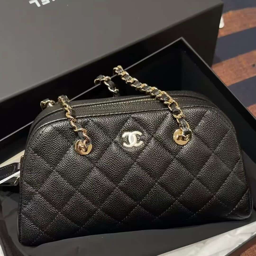 PRE-OWNED CC Clutch with Chain Black (PART 1)