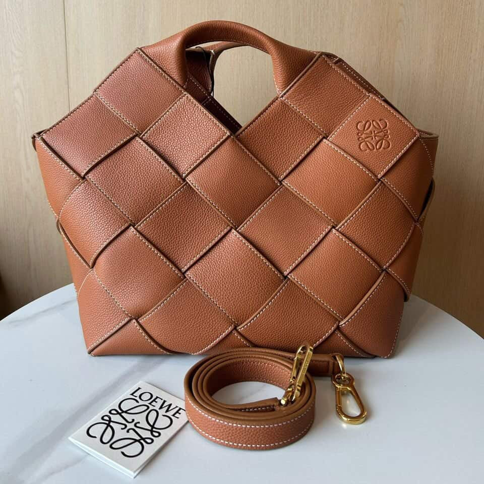 PRE-OWNED Leather Woven Basket Brown (PART 1)