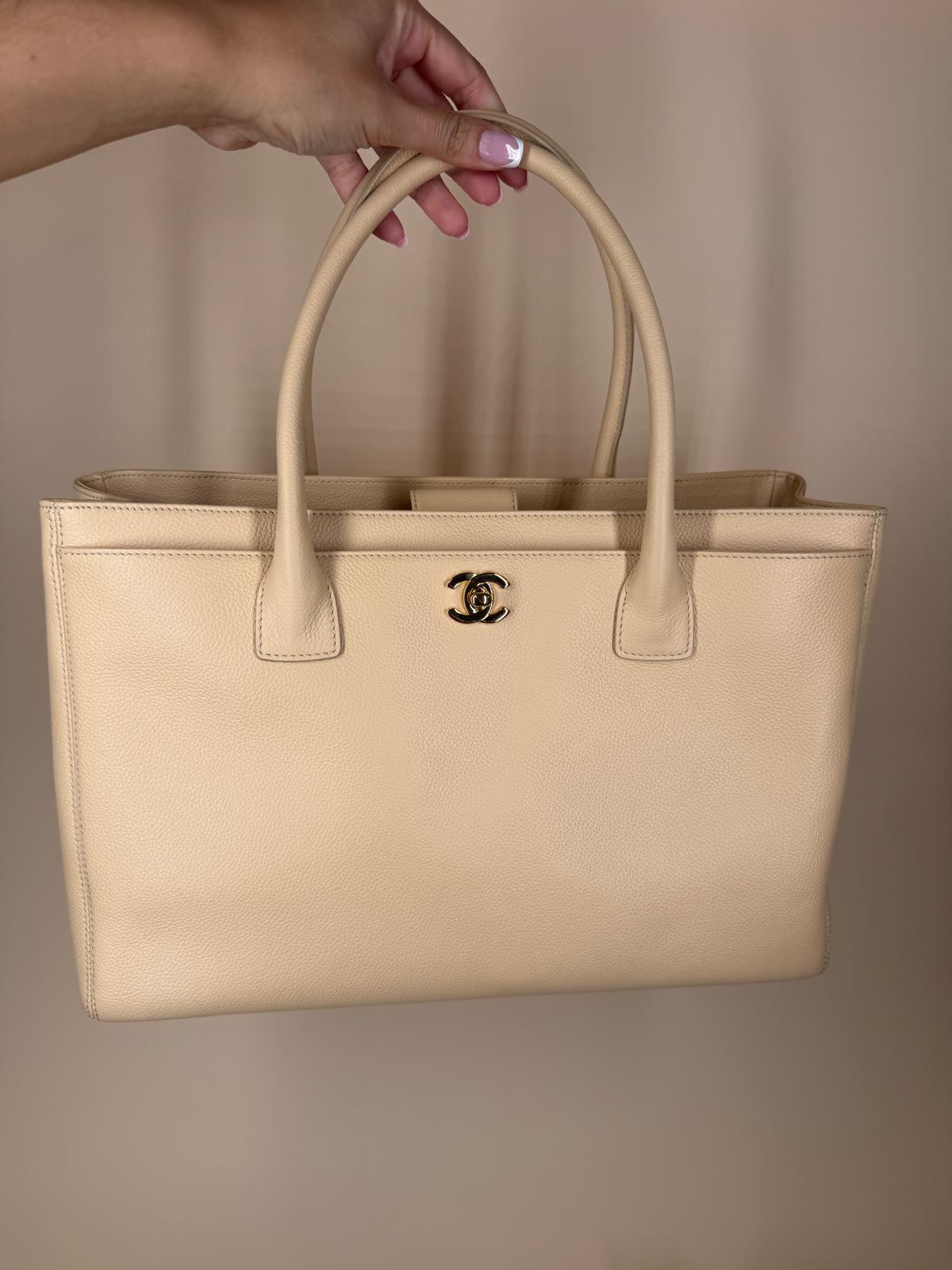 PRE-OWNED Calfskin Cerf Executive Shopper Tote Beige Clair (ult part)