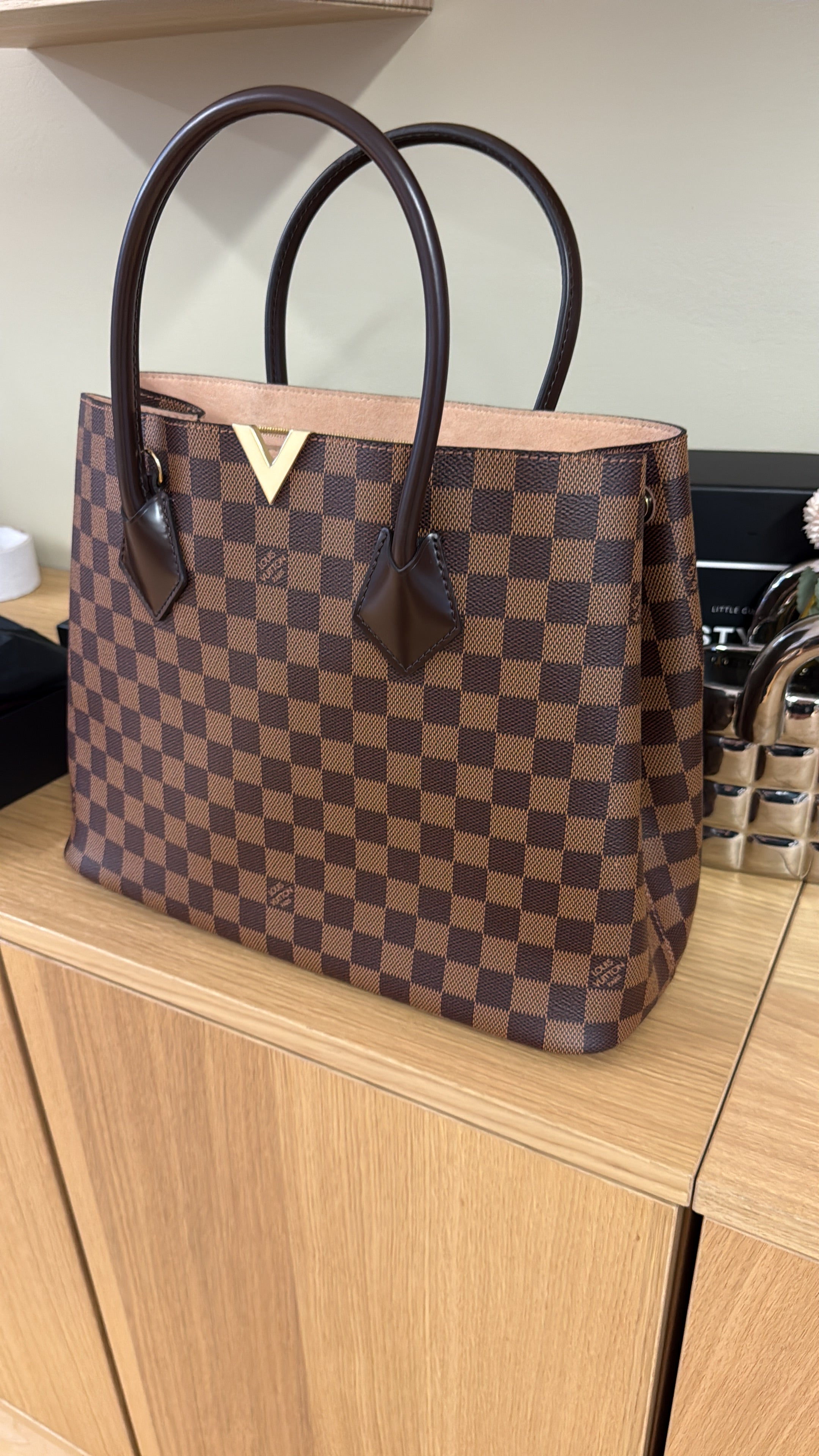 ELIZABETH preloved LV