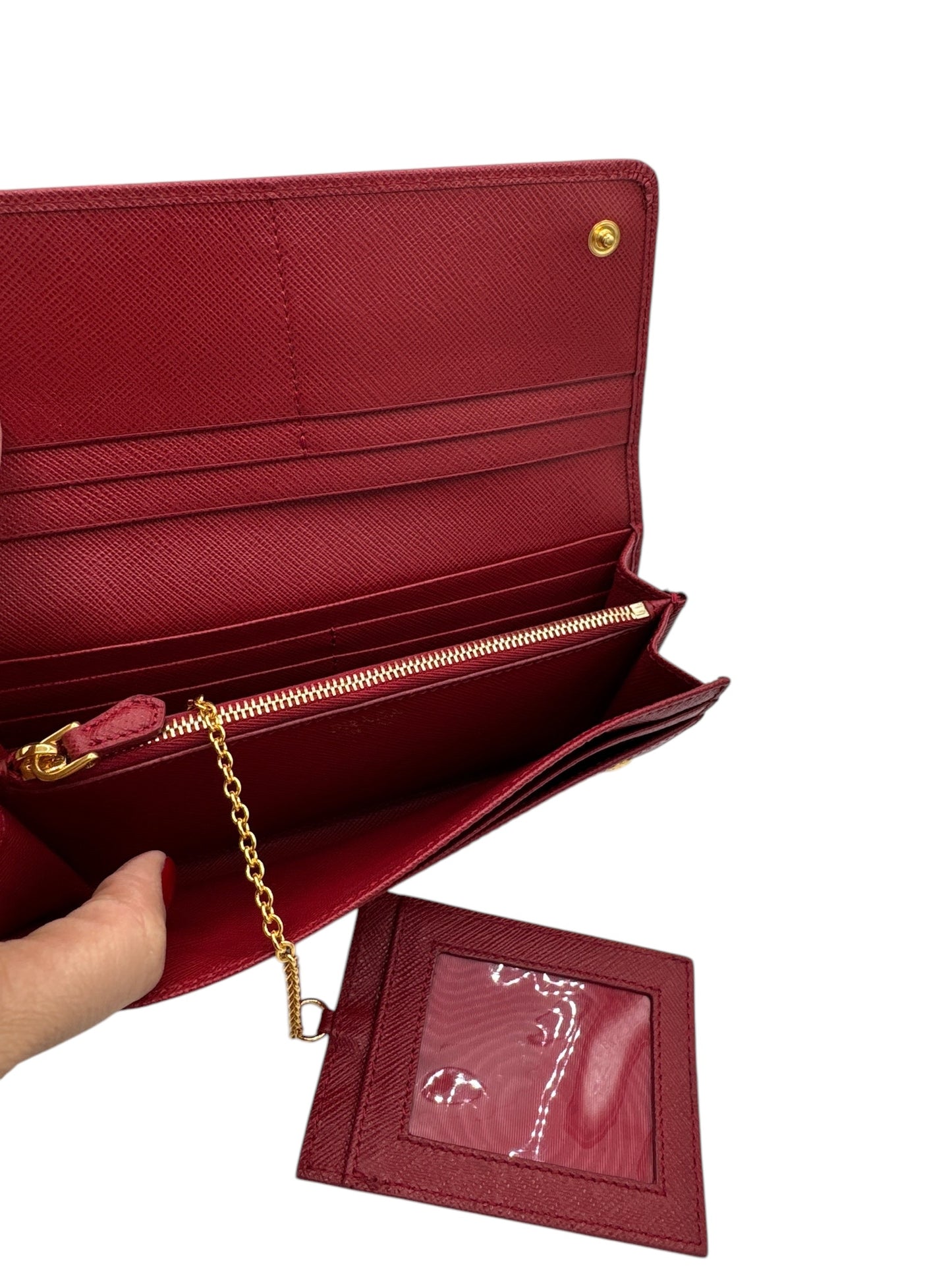 Cartera larga de piel saffiano roja de segunda mano