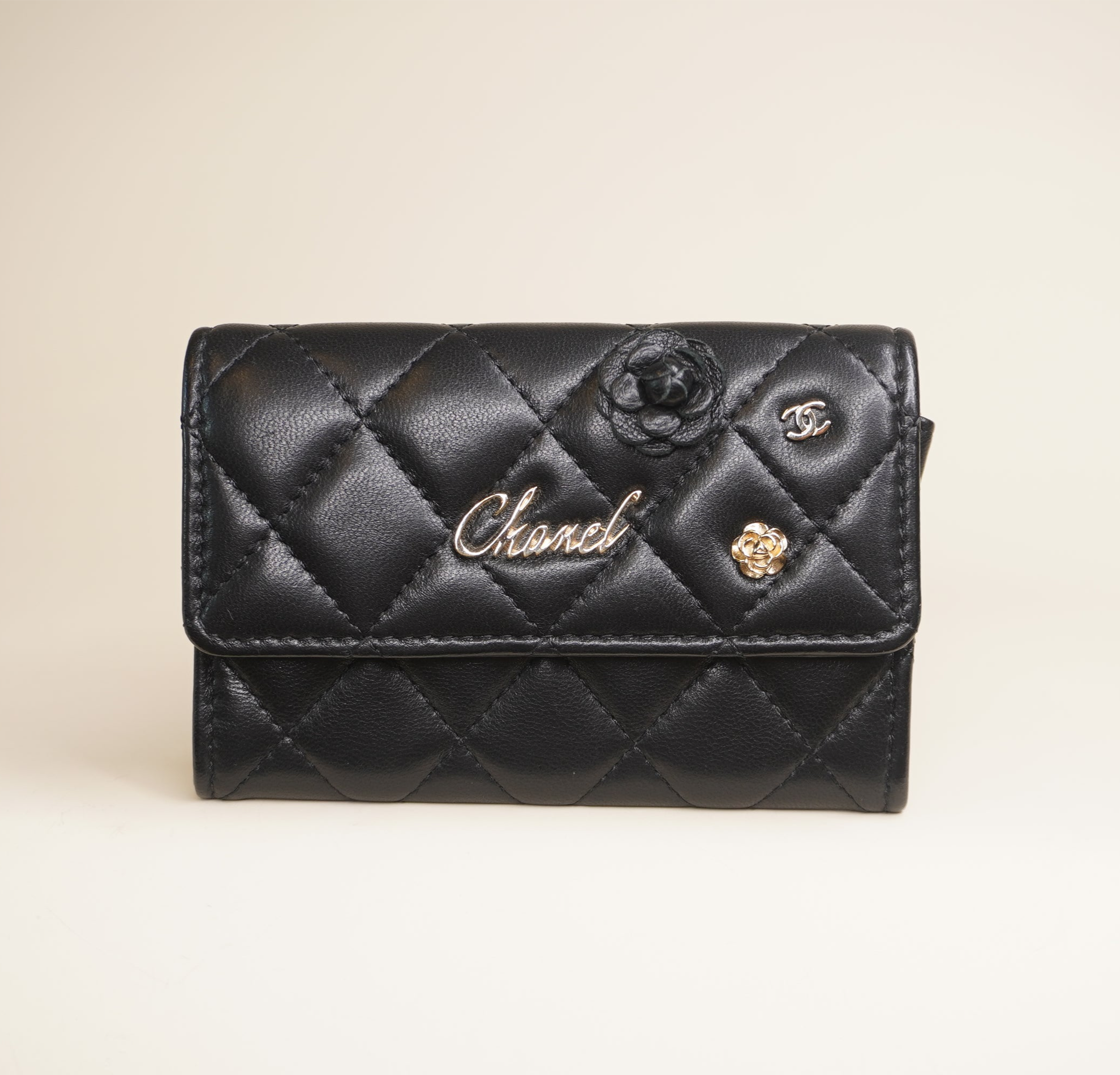PRE-OWNED Chanel Black Lambskin Black Cardholer
