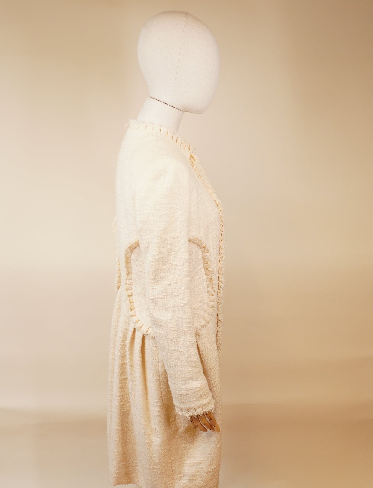 PRE-OWNED Coat Cream Women's  size 40