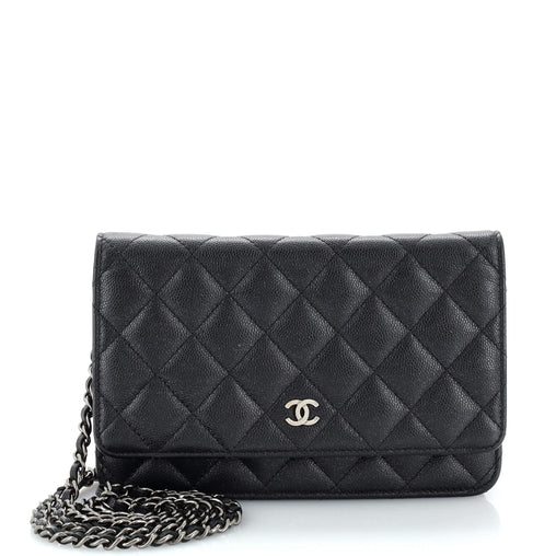 CHANEL - Cartera con cadena acolchada Caviar