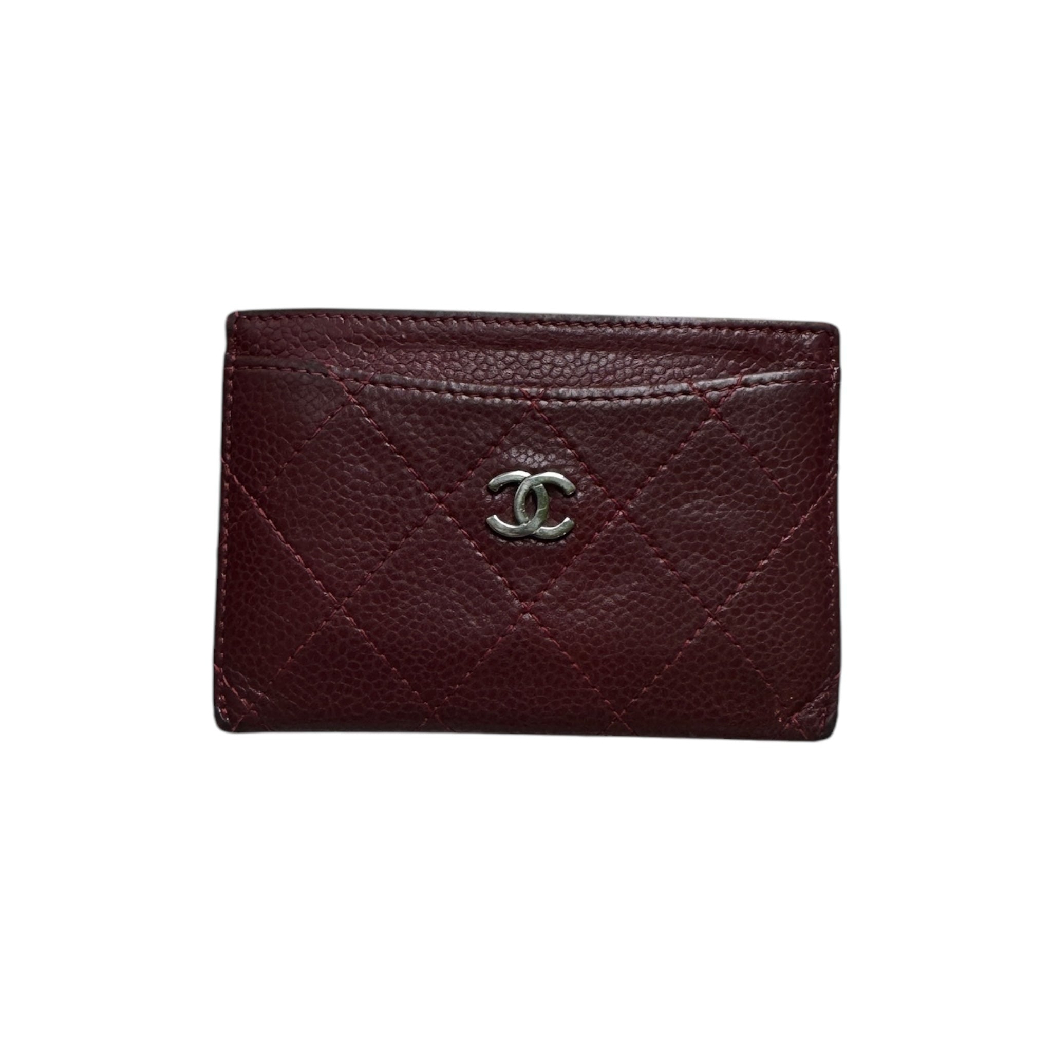 Estuche para tarjetas CC Matelasse de segunda mano, piel color caviar burdeos
