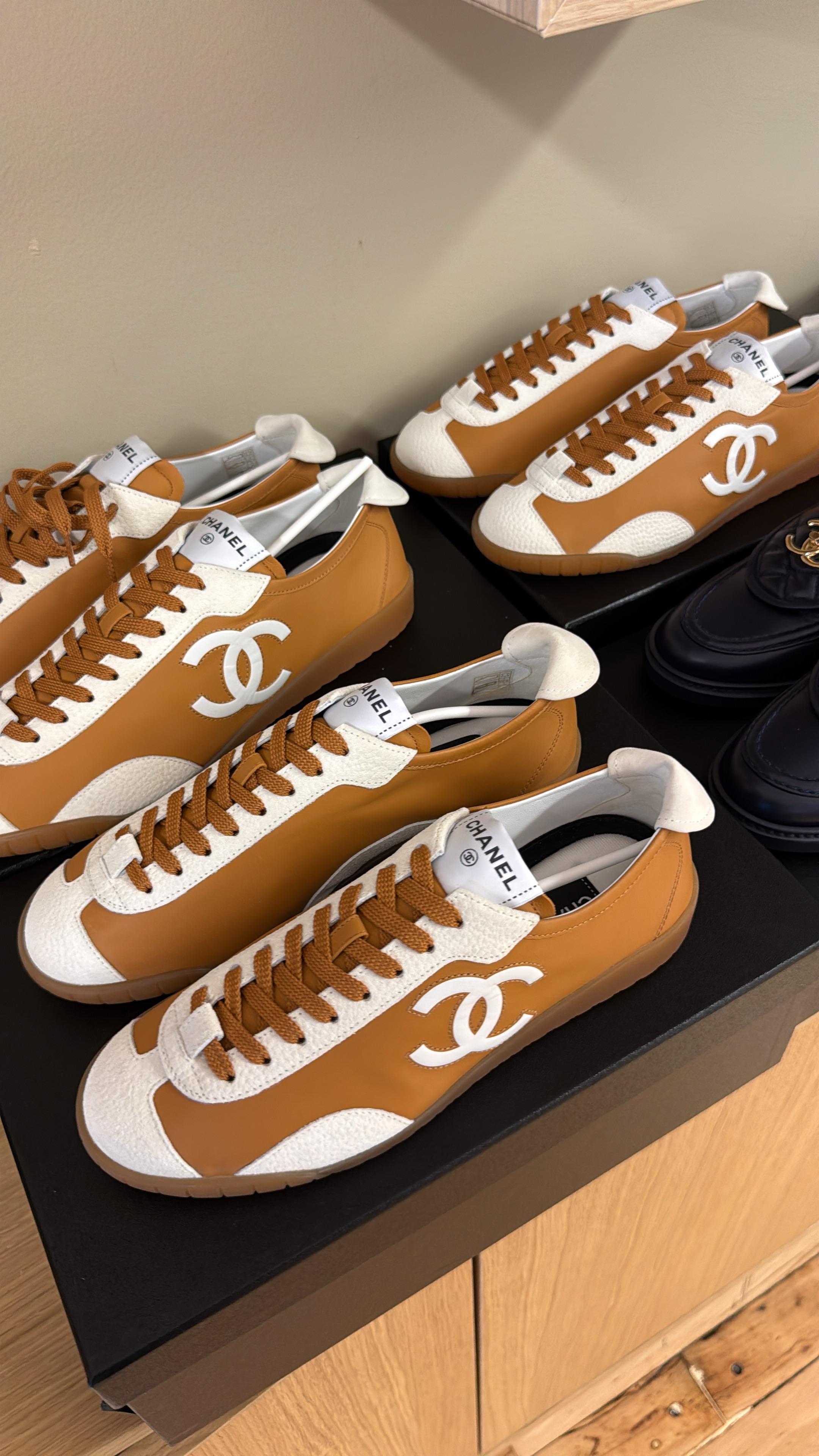 PRE-OWNED CC Sneakers Soft beef skin Light brown and white