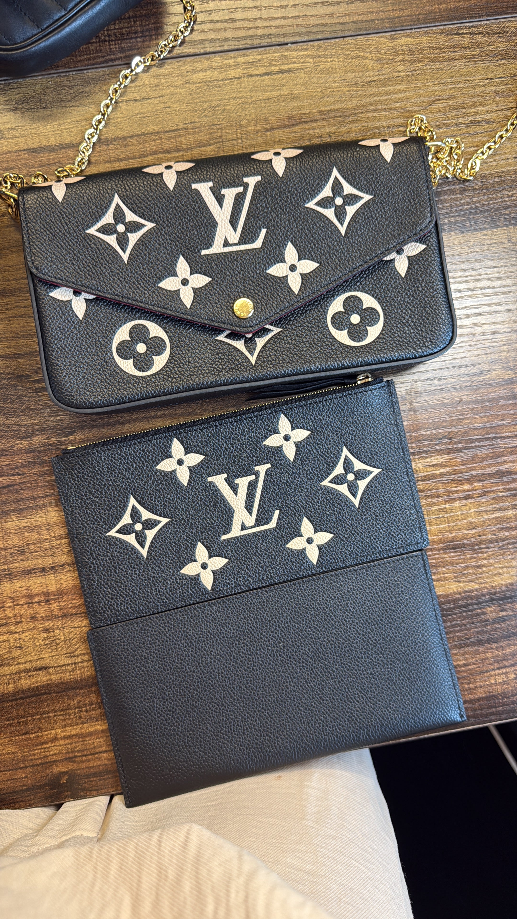 PRE-LOVED LV-Monogram Giant Double Pochette Accessoires – Black
