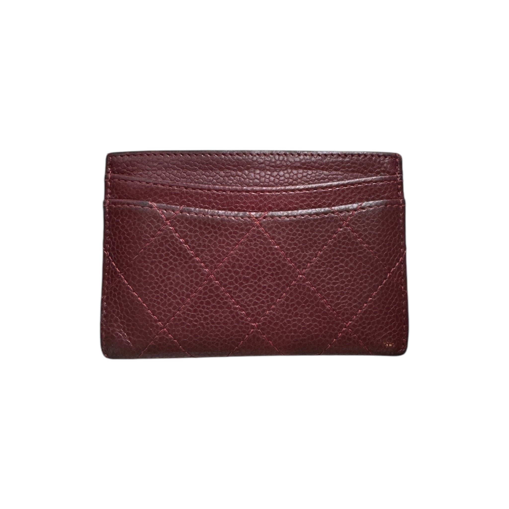 Estuche para tarjetas CC Matelasse de segunda mano, piel color caviar burdeos