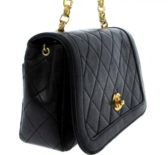 CHANEL - Bolso de hombro Diana Flap de piel de cordero negra matelasse