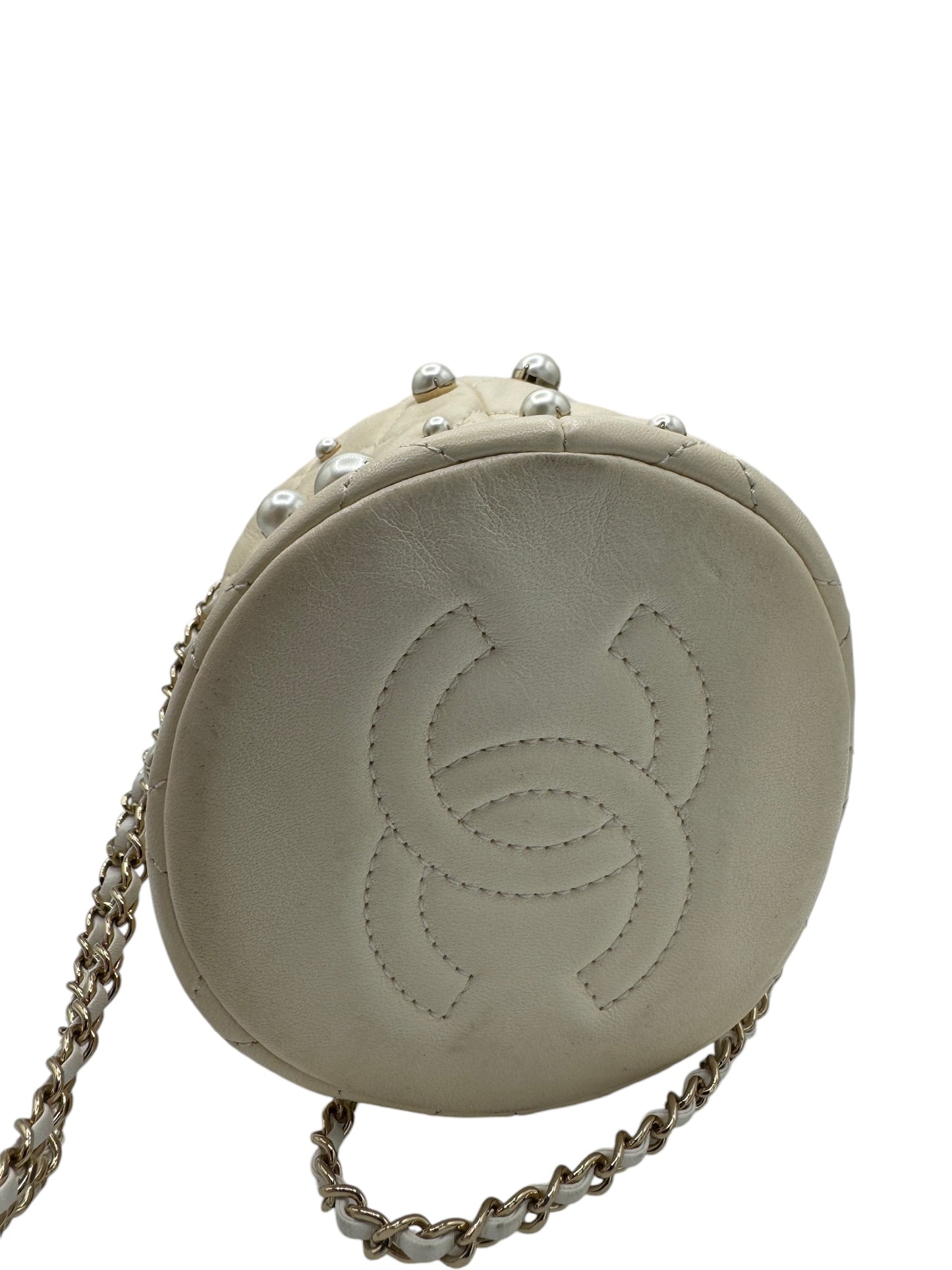 PRE-OWNED CC Matelasse Cream Lambskin Shoulder Bag