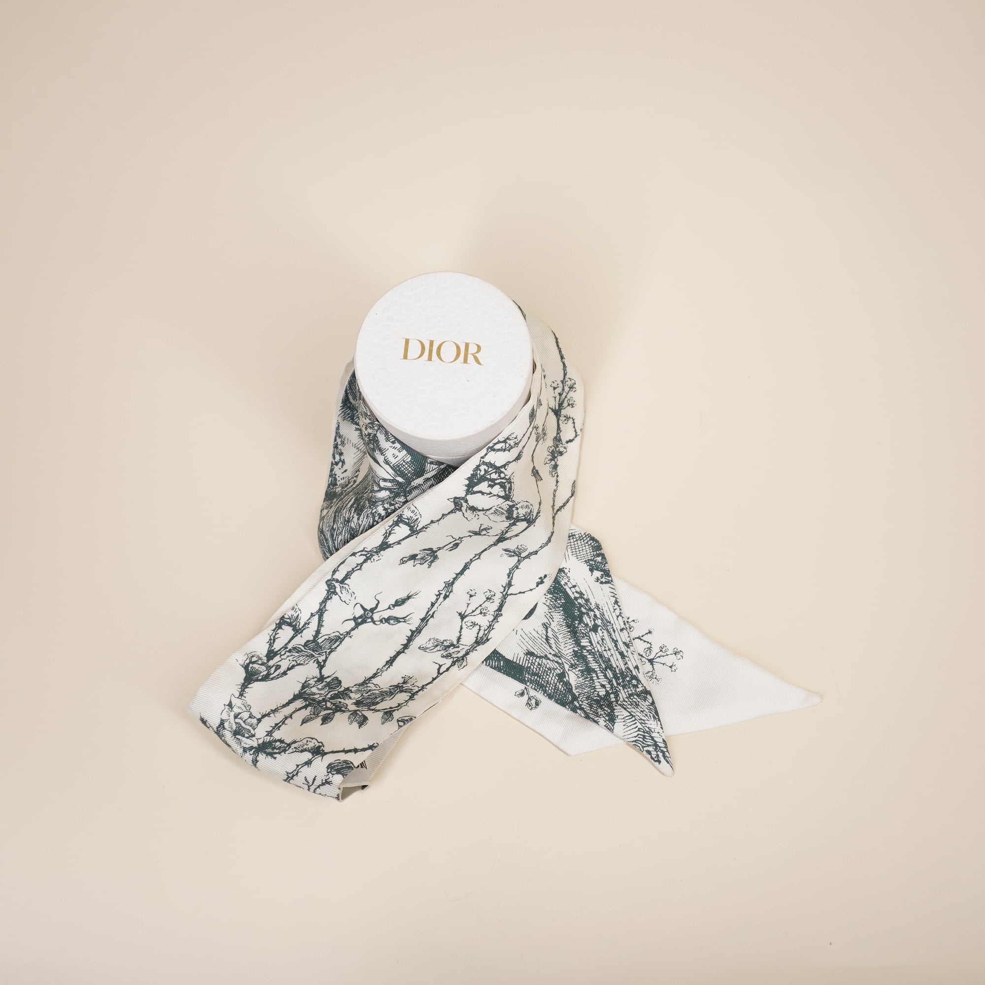 PRE-OWNED Silk Mitzah Scarf White Green Dark