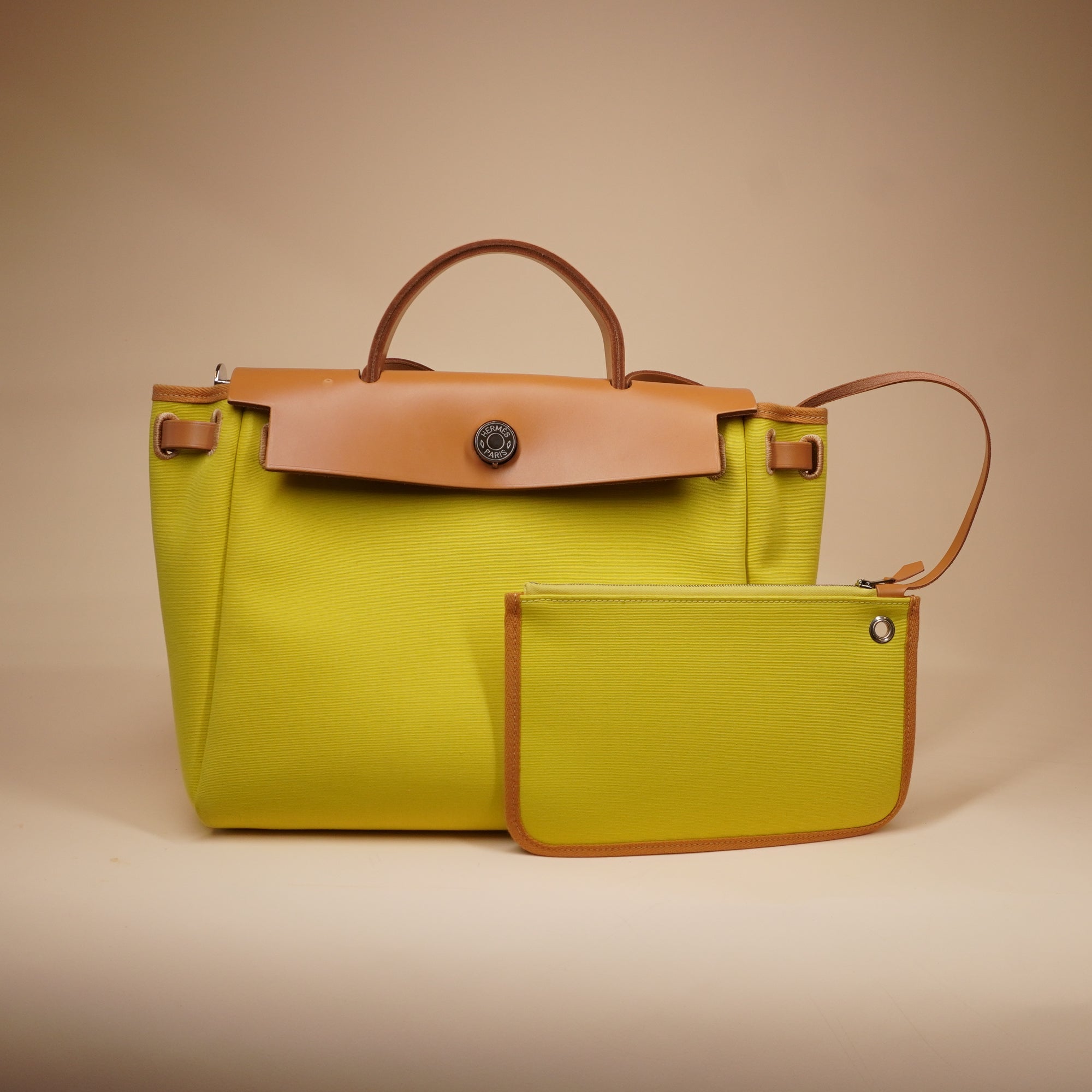 PRE-OWNED Toile H Berline Vache Hunter Herbag Zip 31 PM Lime