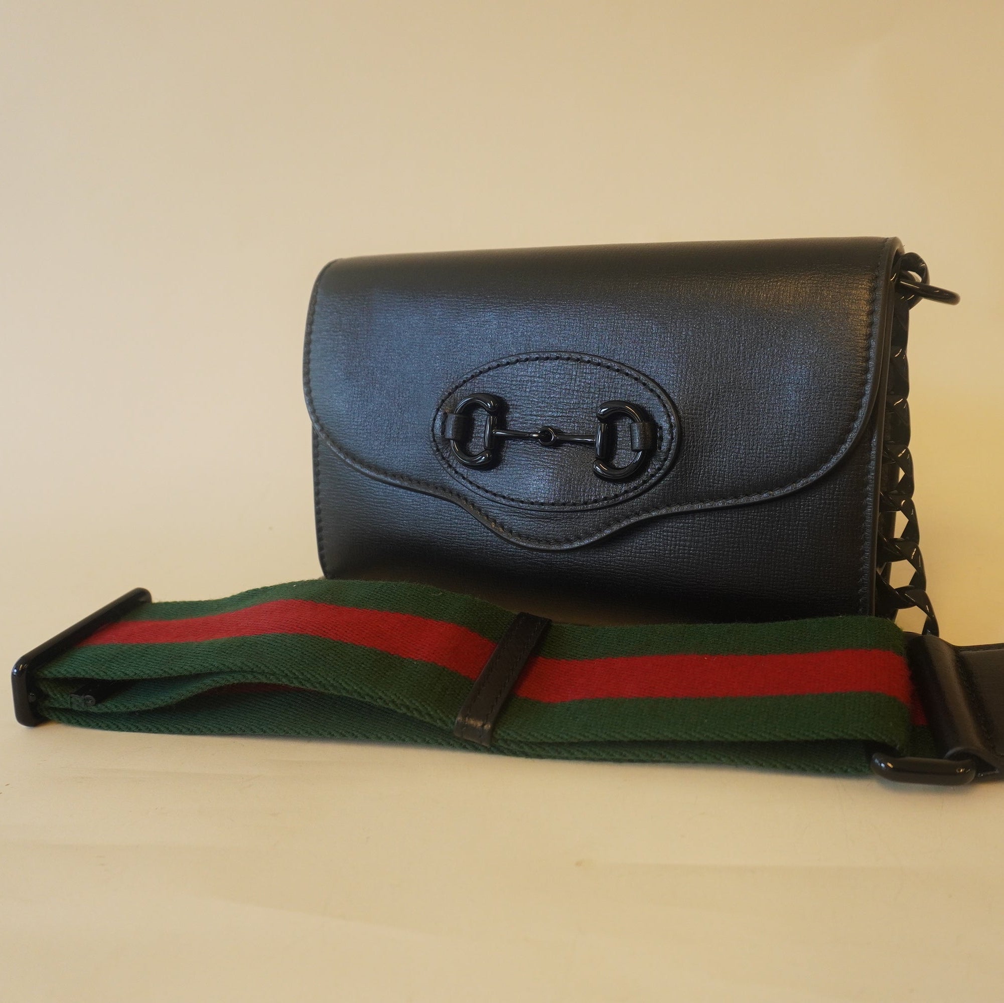 PRE-OWNED GG Black Monochrome Azalea Calfskin 1955 Horsebit Shoulder Bag
