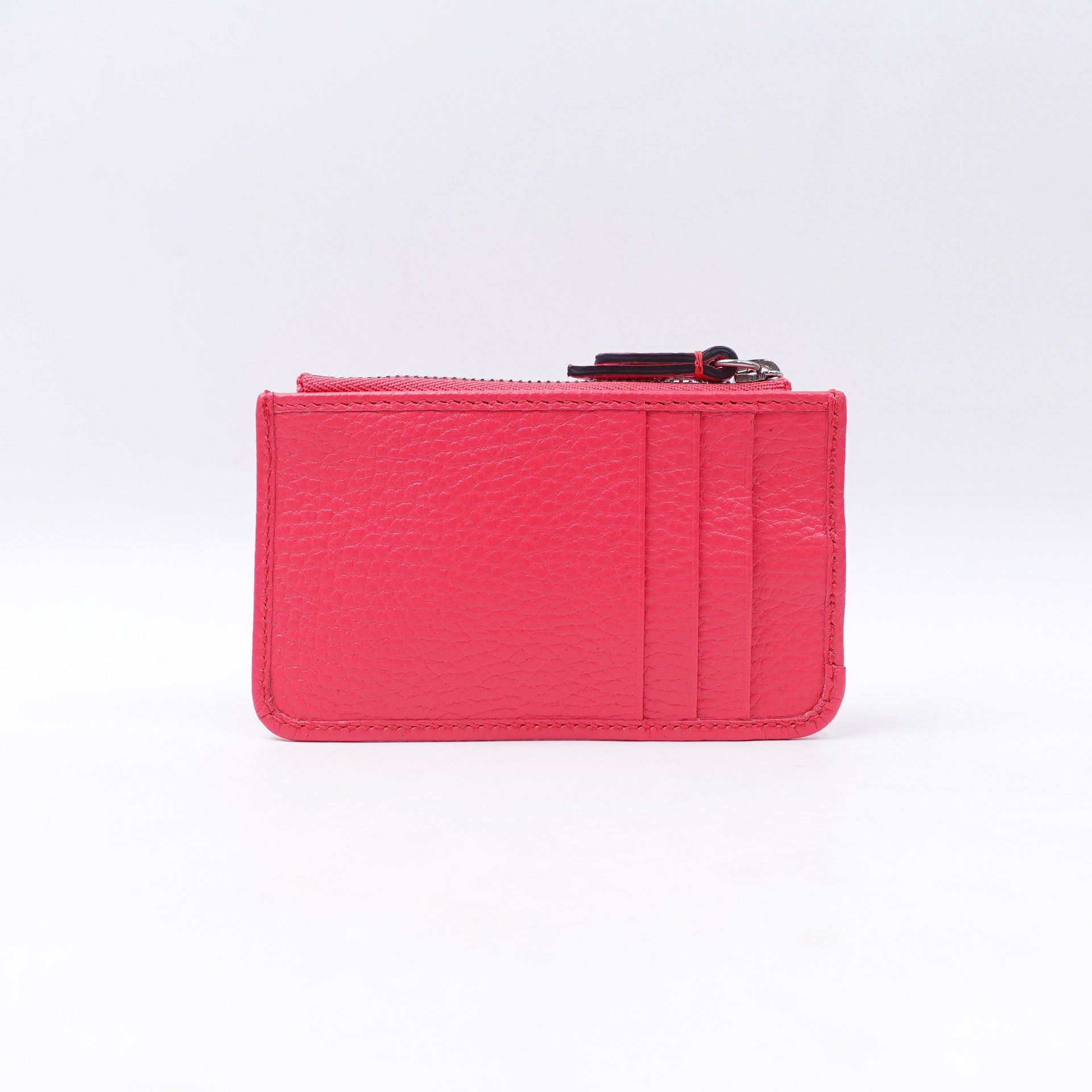 Estuche para llaves y tarjetero Marmont monocromático de piel de becerro esmaltada en color rosa neón GG USADO