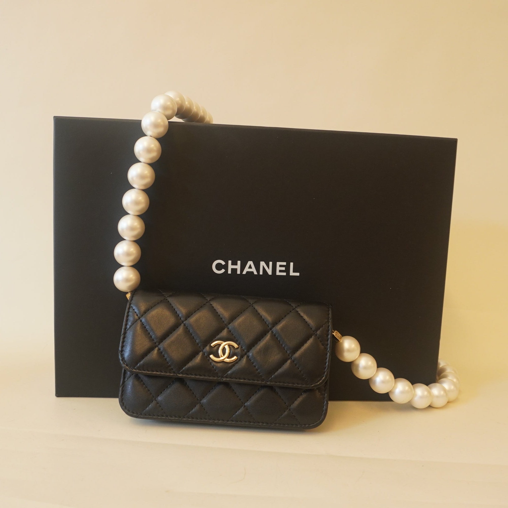 PRE-OWNED CC Black Calfskin Quilted Maxi Pearls Clutch With Chain