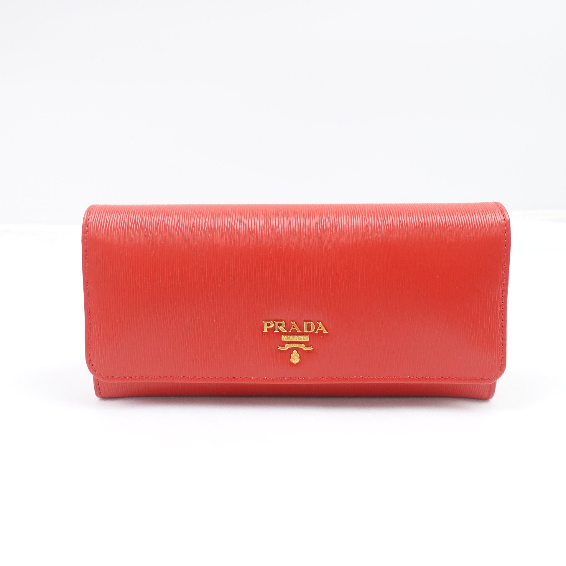 PRE-OWNED Red Vitello Move Long Wallet