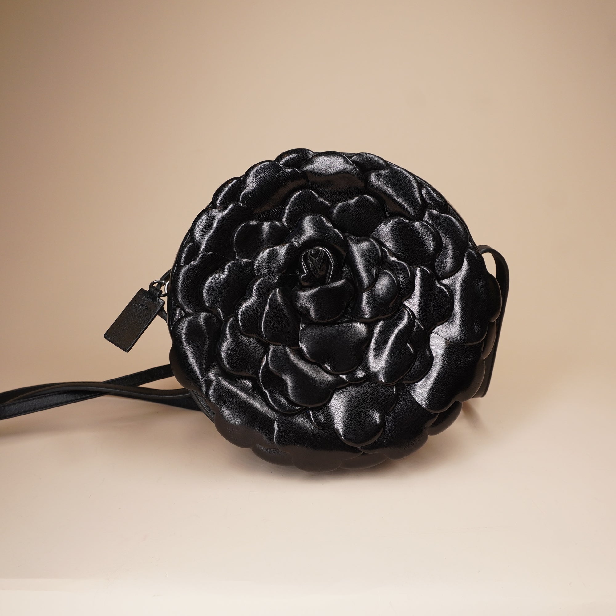 PRE-OWNED Black Atelier Rose 03 Leather Round Crossbody Bag