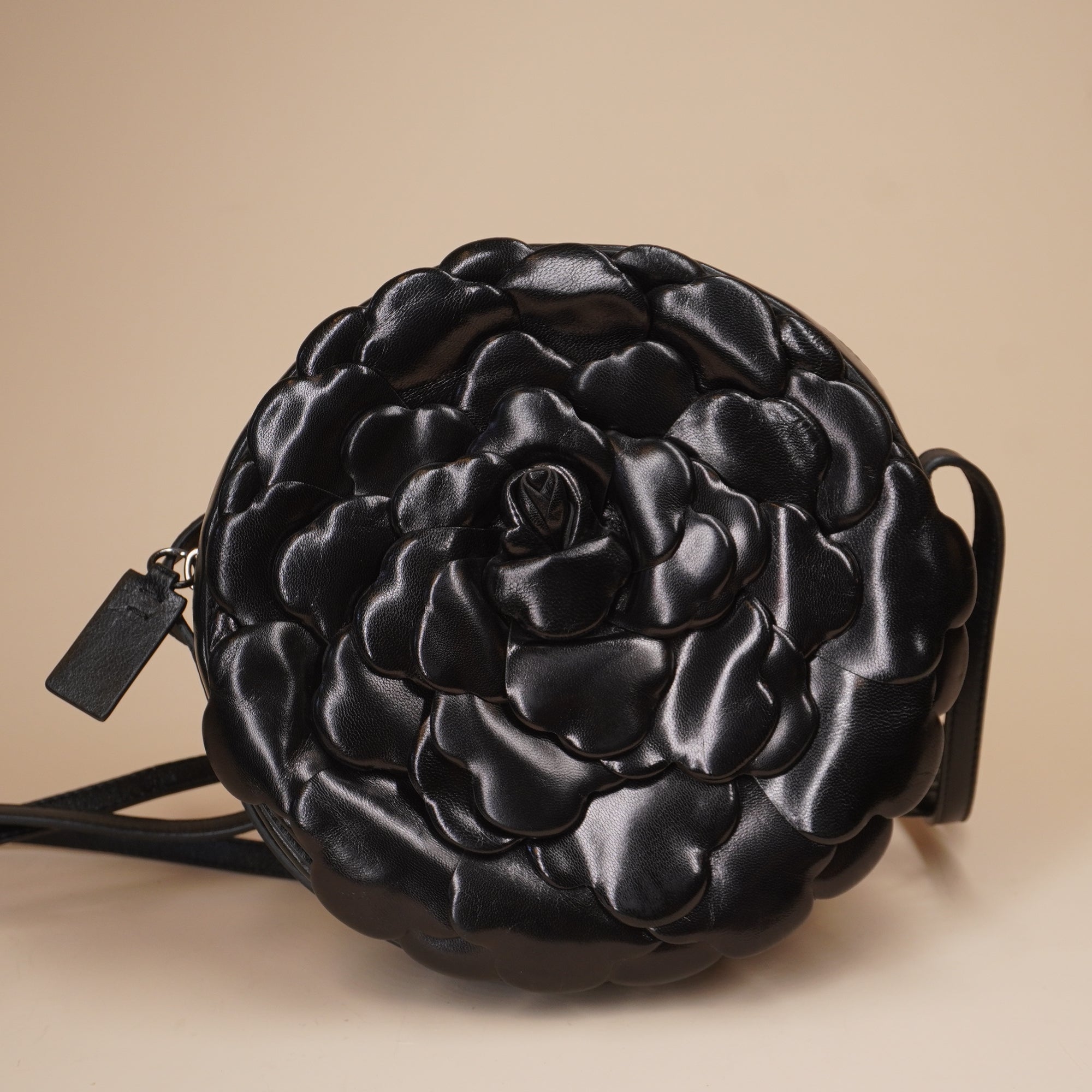 PRE-OWNED Black Atelier Rose 03 Leather Round Crossbody Bag