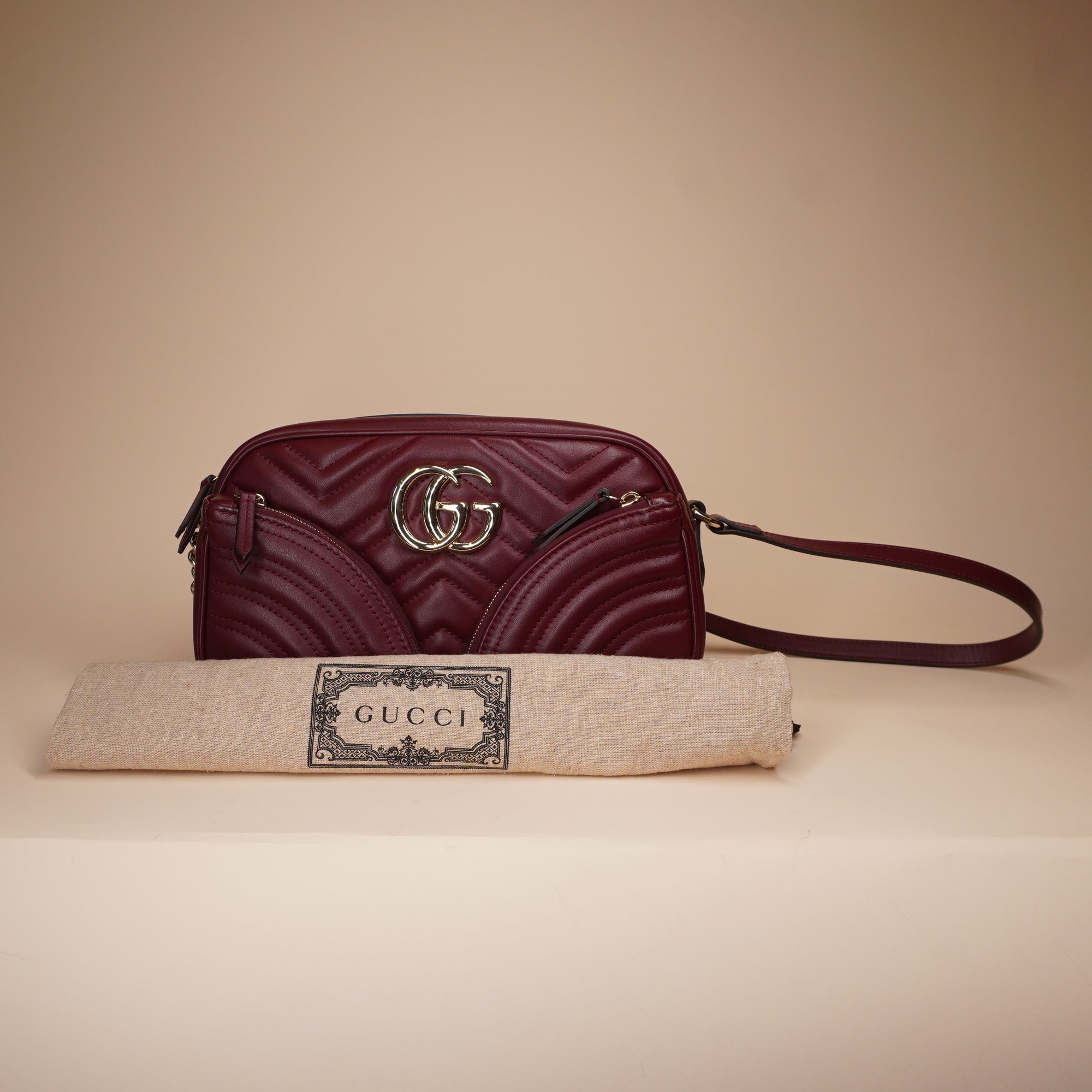 PRE-OWNED Rosso Ancora GG Marmont Multipocket Camera Crossbody Bag