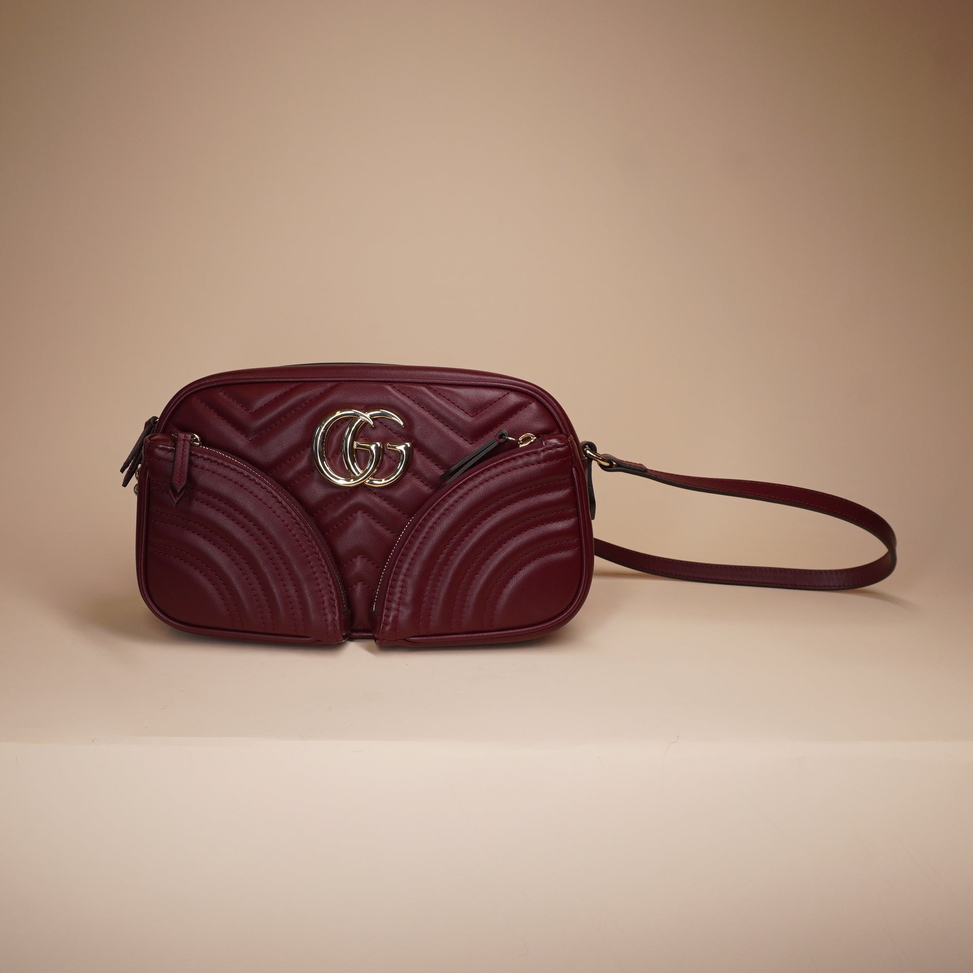PRE-OWNED Rosso Ancora GG Marmont Multipocket Camera Crossbody Bag