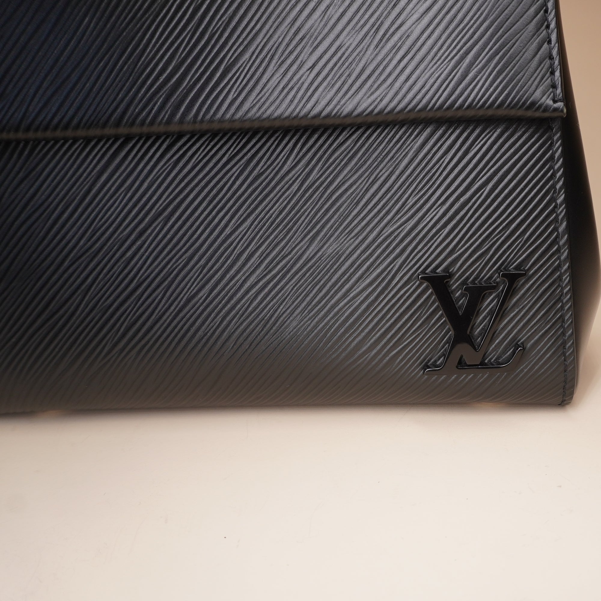 PRE-OWNED LV Epi Leather Black Cluny Mini Black
