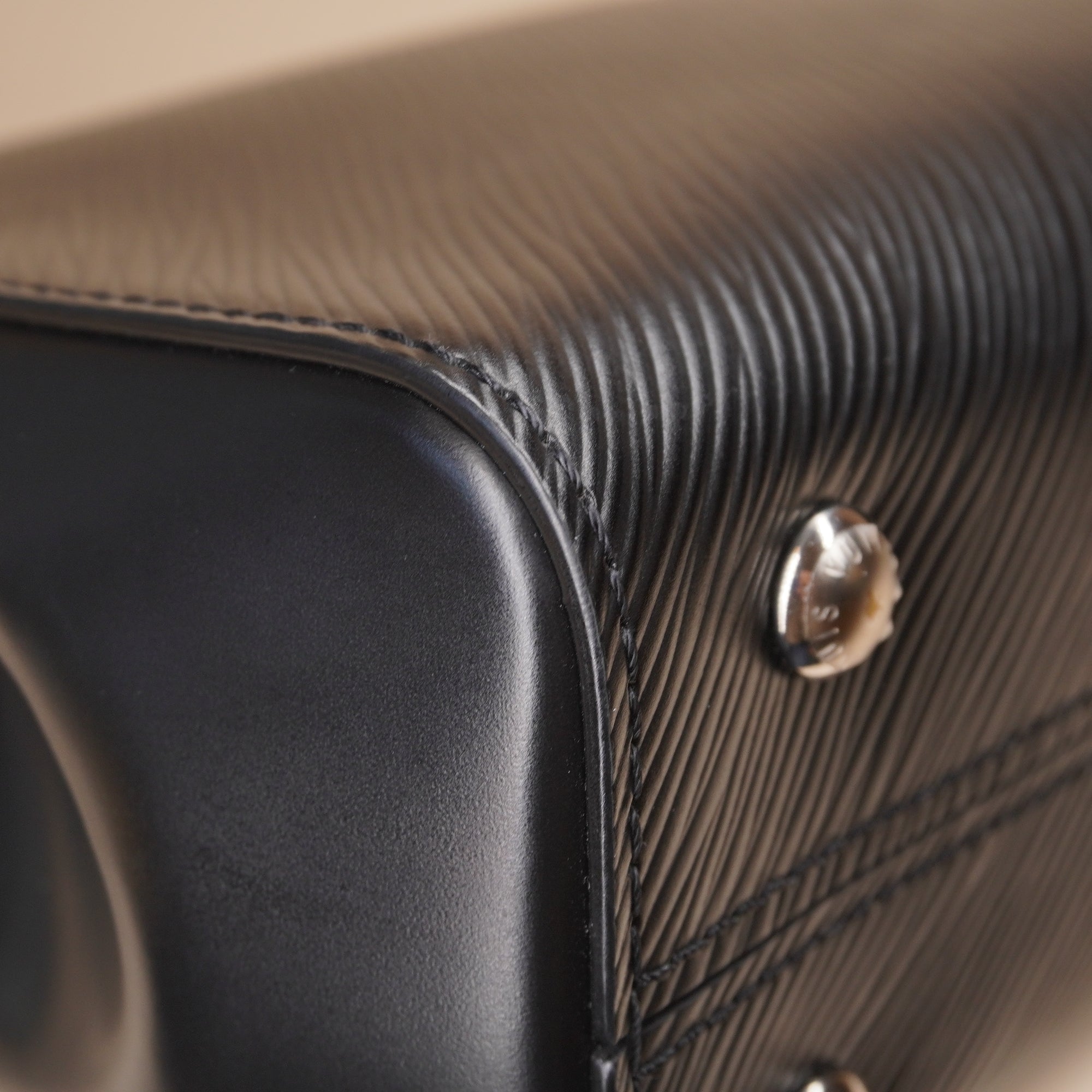 PRE-OWNED LV Epi Leather Black Cluny Mini Black