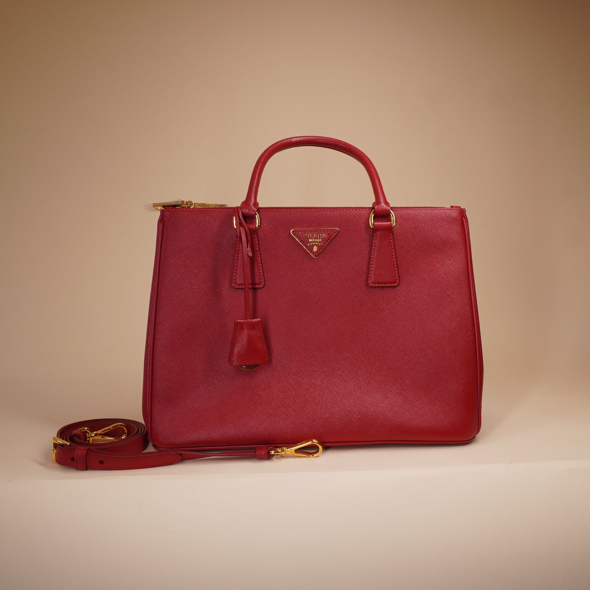 PRE-OWNED Red Saffiano Leather Galleria Shoulder Bag
