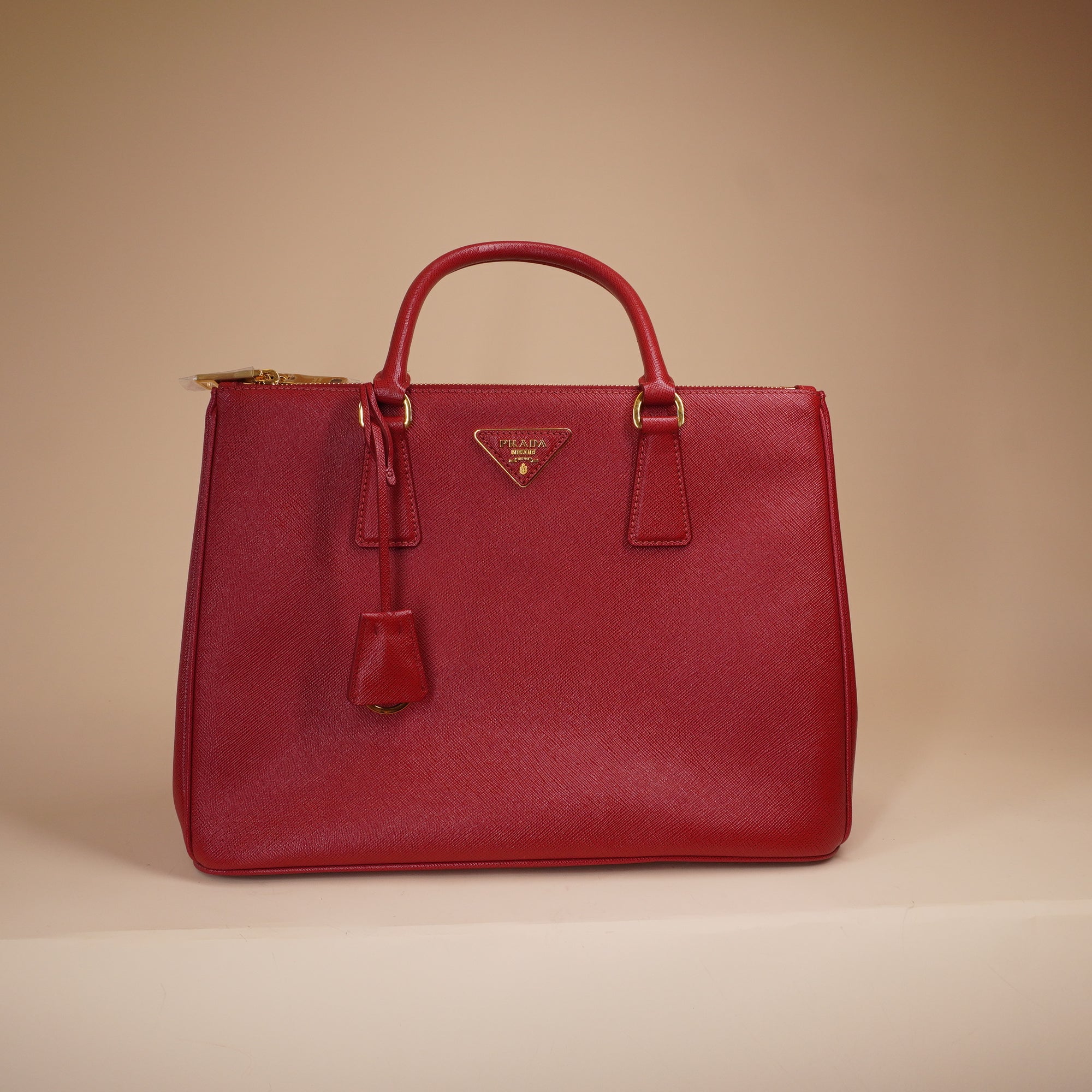 PRE-OWNED Red Saffiano Leather Galleria Shoulder Bag