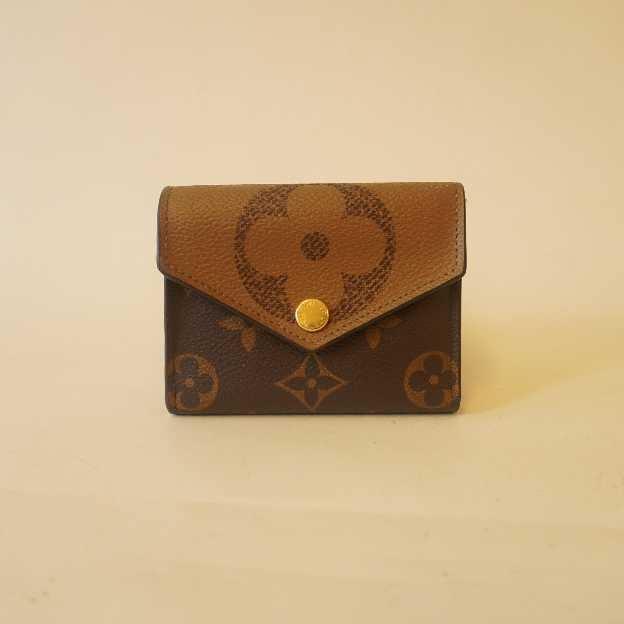 PRE-OWNED Reverse Monogram Giant Zoe Wallet
