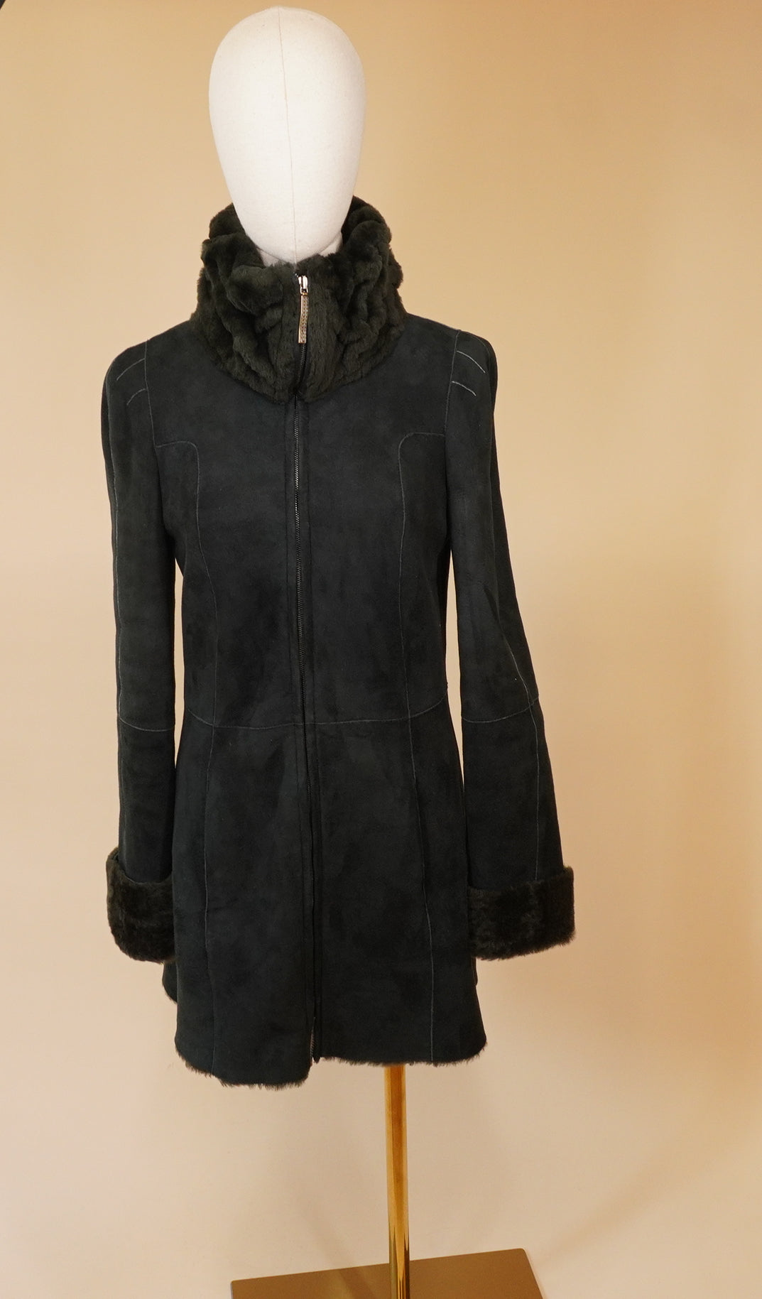 PRE-OWNED  ferragamo Ruffled Shearling Collar Suede Jacket SIZE 40