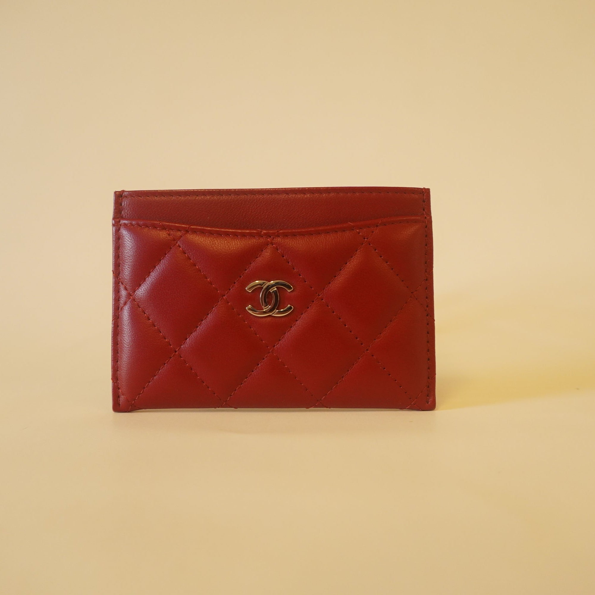 PRE-OWNED  Lambskin Quilted Card Holder Red