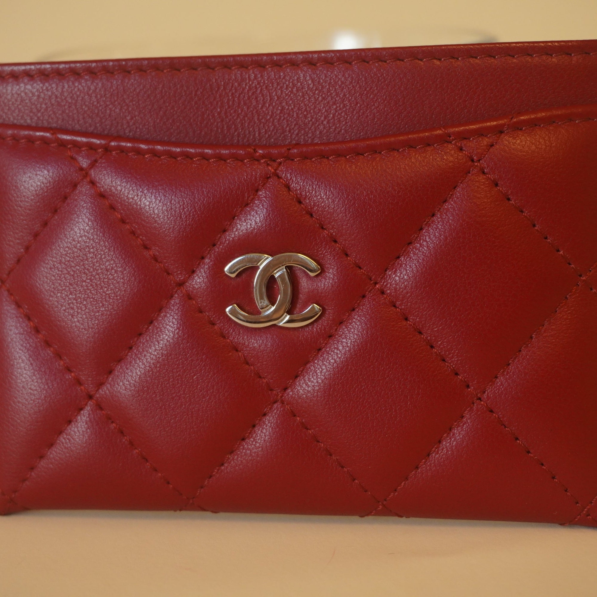 PRE-OWNED  Lambskin Quilted Card Holder Red