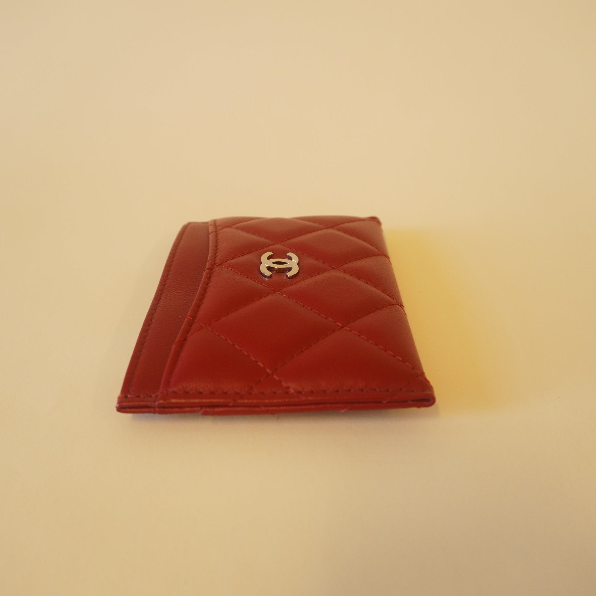 PRE-OWNED  Lambskin Quilted Card Holder Red