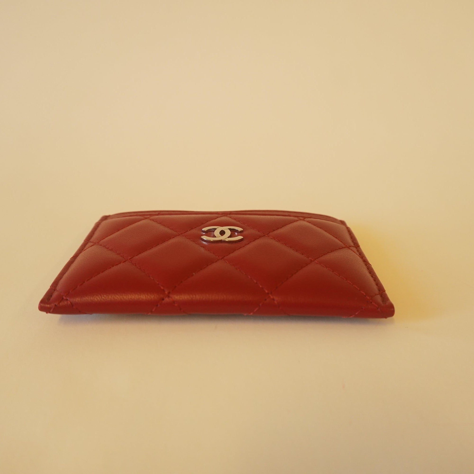 PRE-OWNED  Lambskin Quilted Card Holder Red