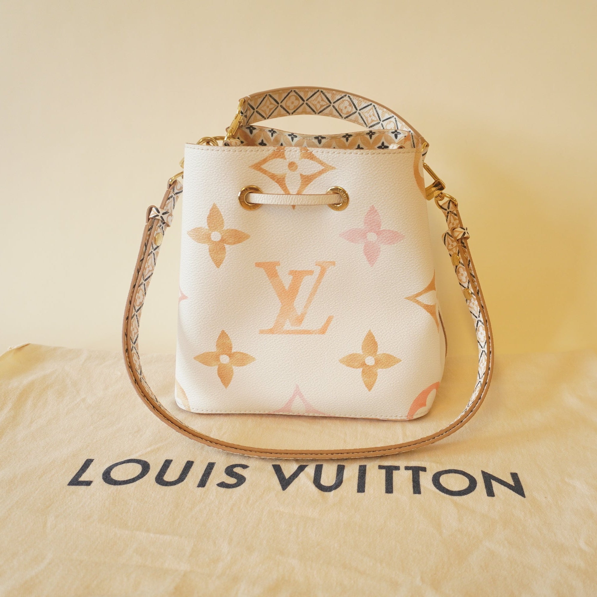 PRE-OWNED Monogram Neonoe BB Beige Shoulder Bag