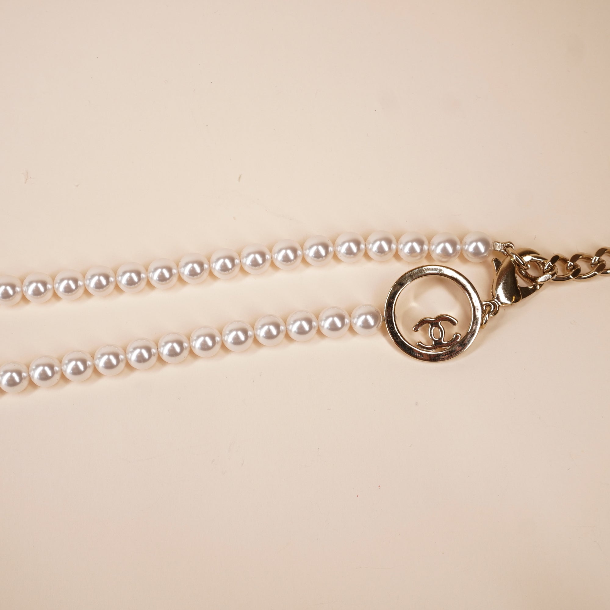 PRE-OWNED CC 24C Chain Waist Belt with Pearls and CC Logo