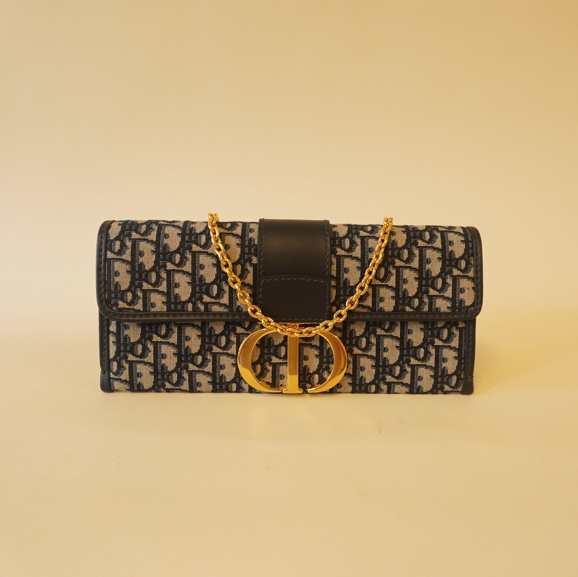 PRE-OWNED Navy Oblique 30 Montaigne Wallet on a Chain