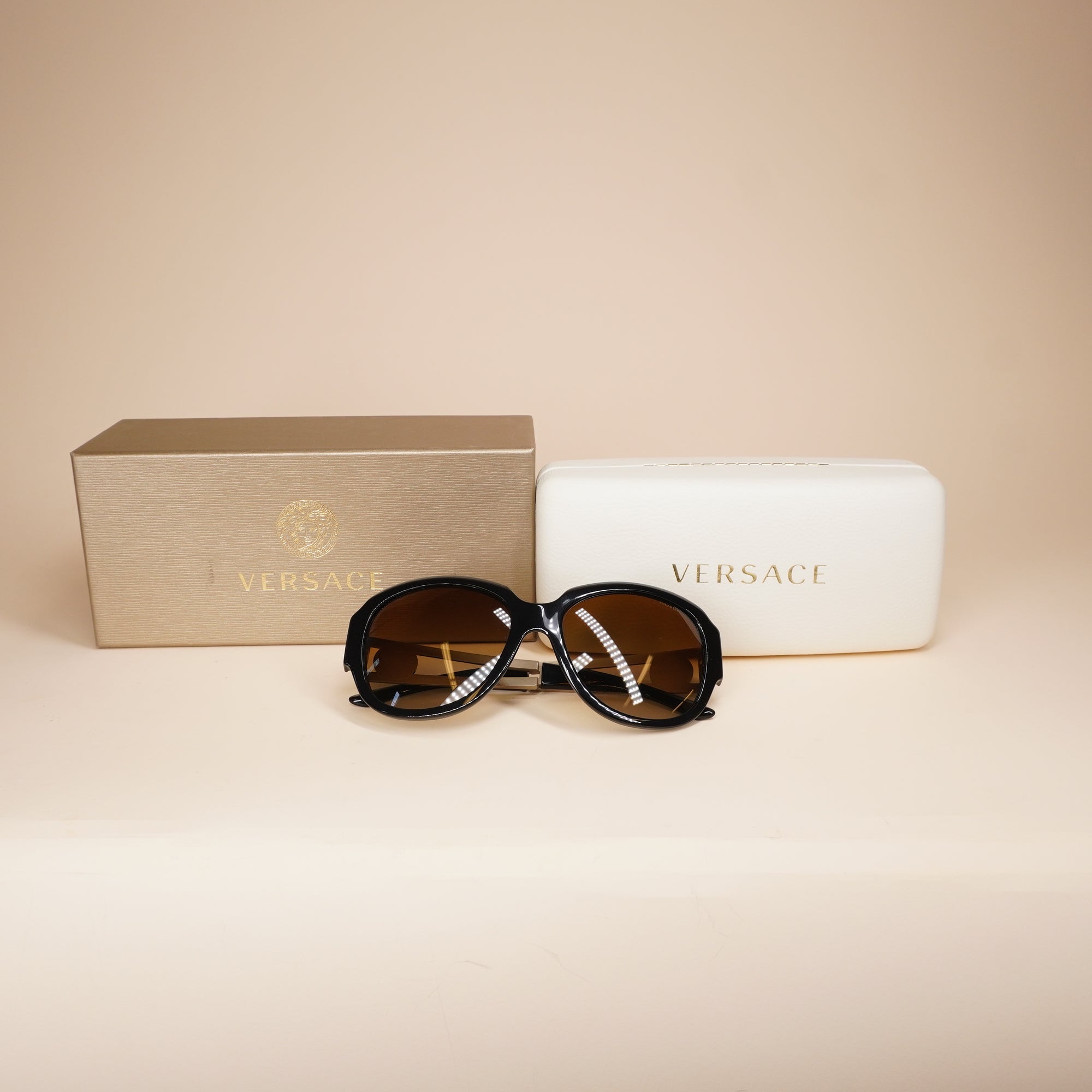 PRE-OWNED Sunglasses Women's Black/Polarized Brown Gradient