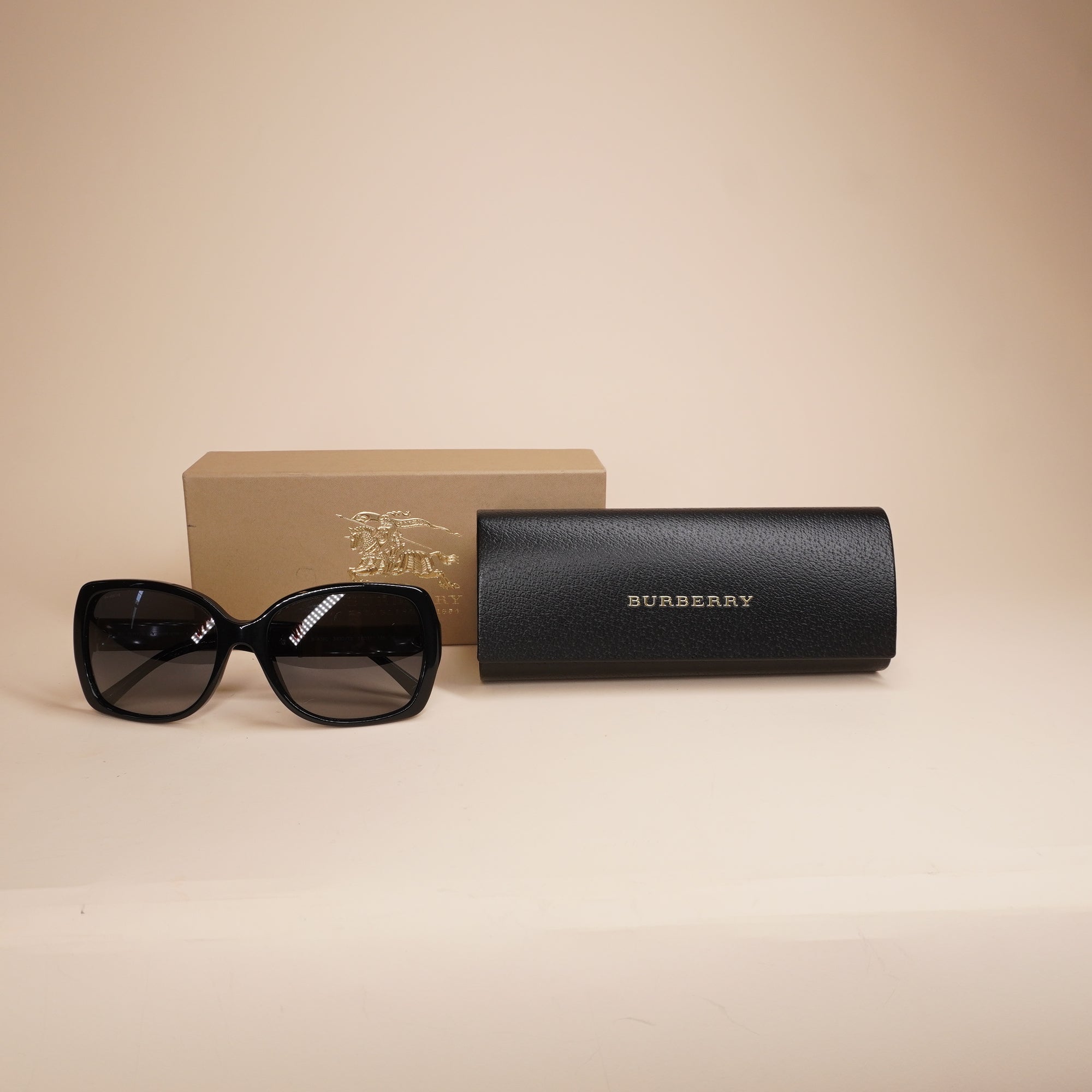 PRE-OWNED Black Acetate Nova Check Round B4160 Sunglasses