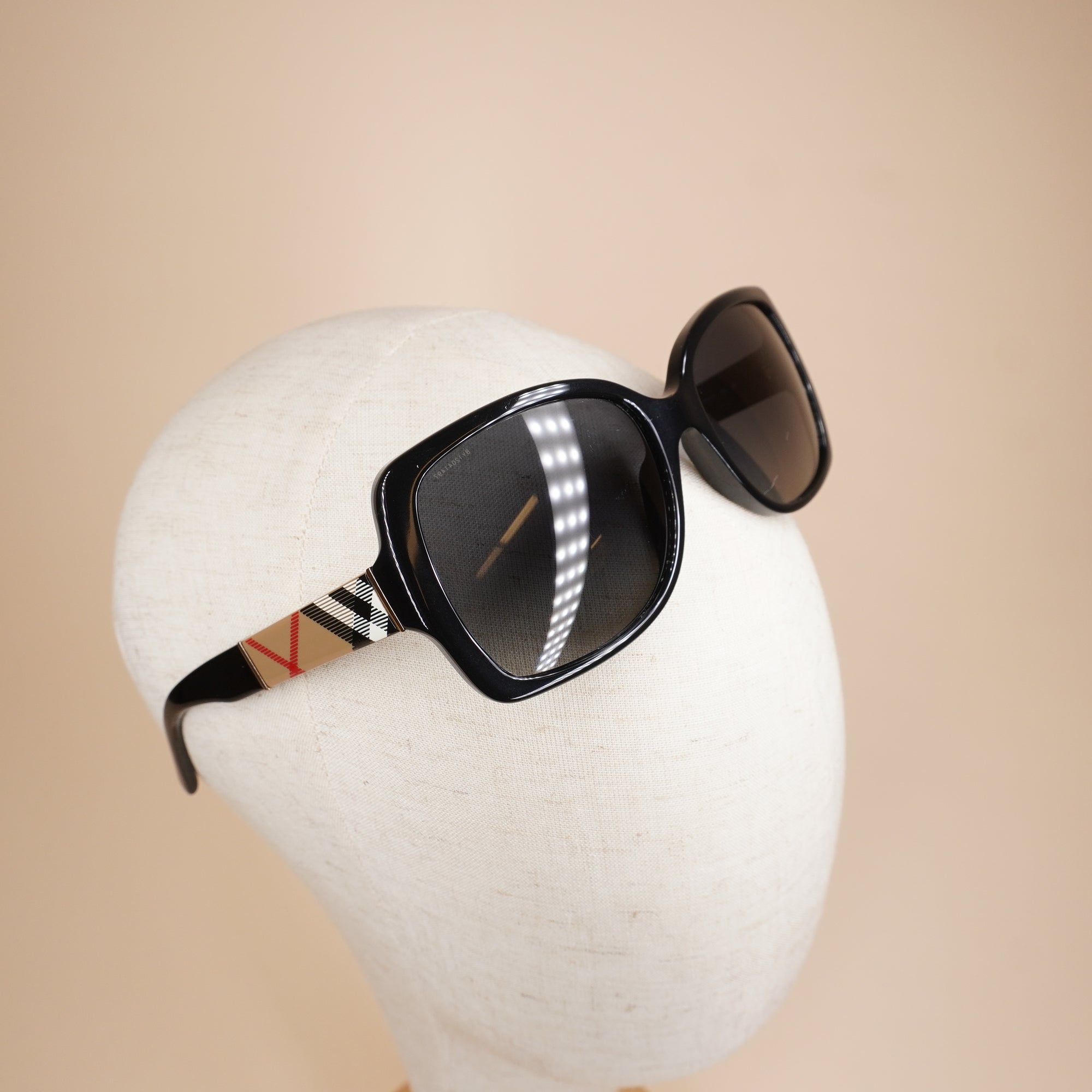 PRE-OWNED Black Acetate Nova Check Round B4160 Sunglasses