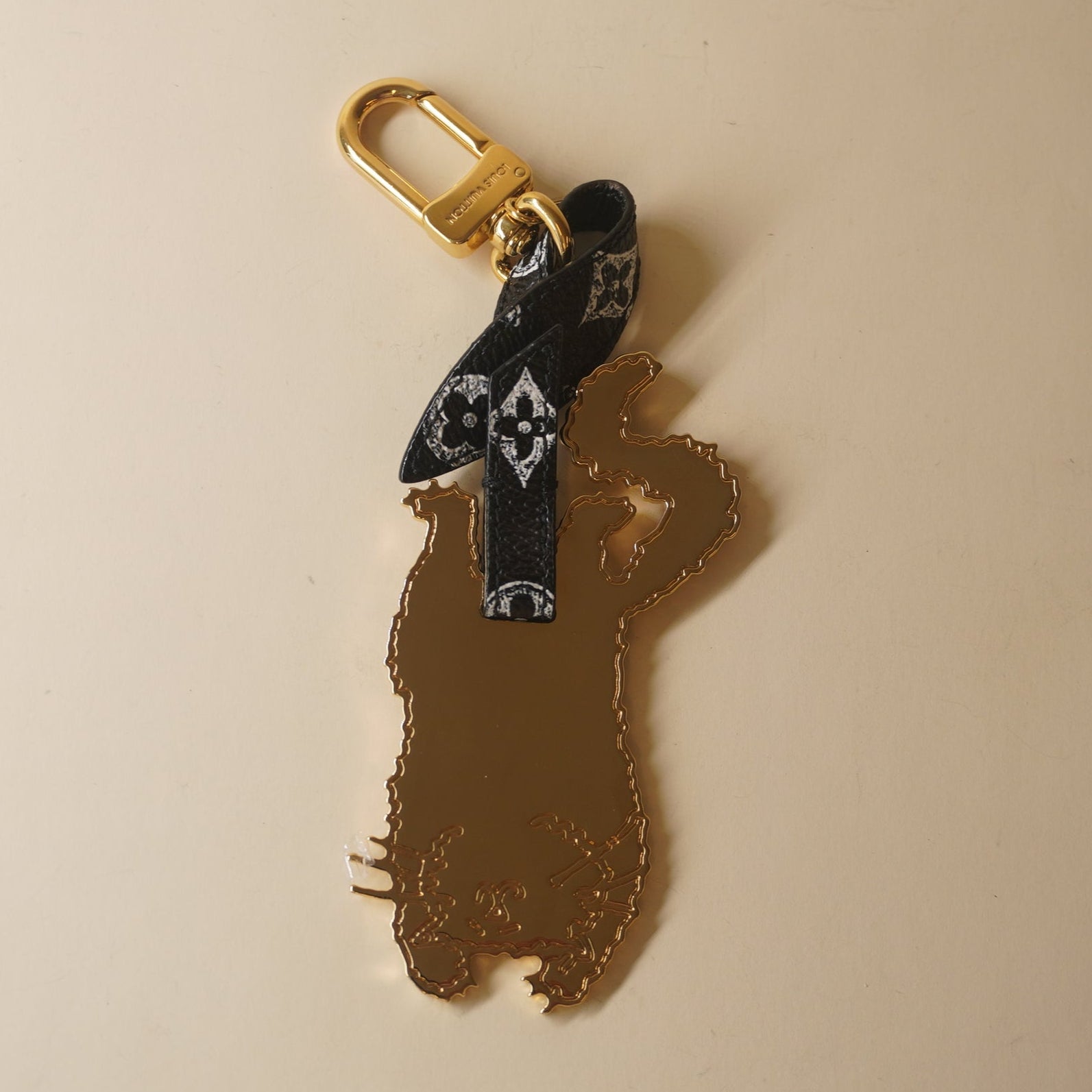 PRE-OWNED Catogram Flying Cat Bag Charm Key Holder Gold Black