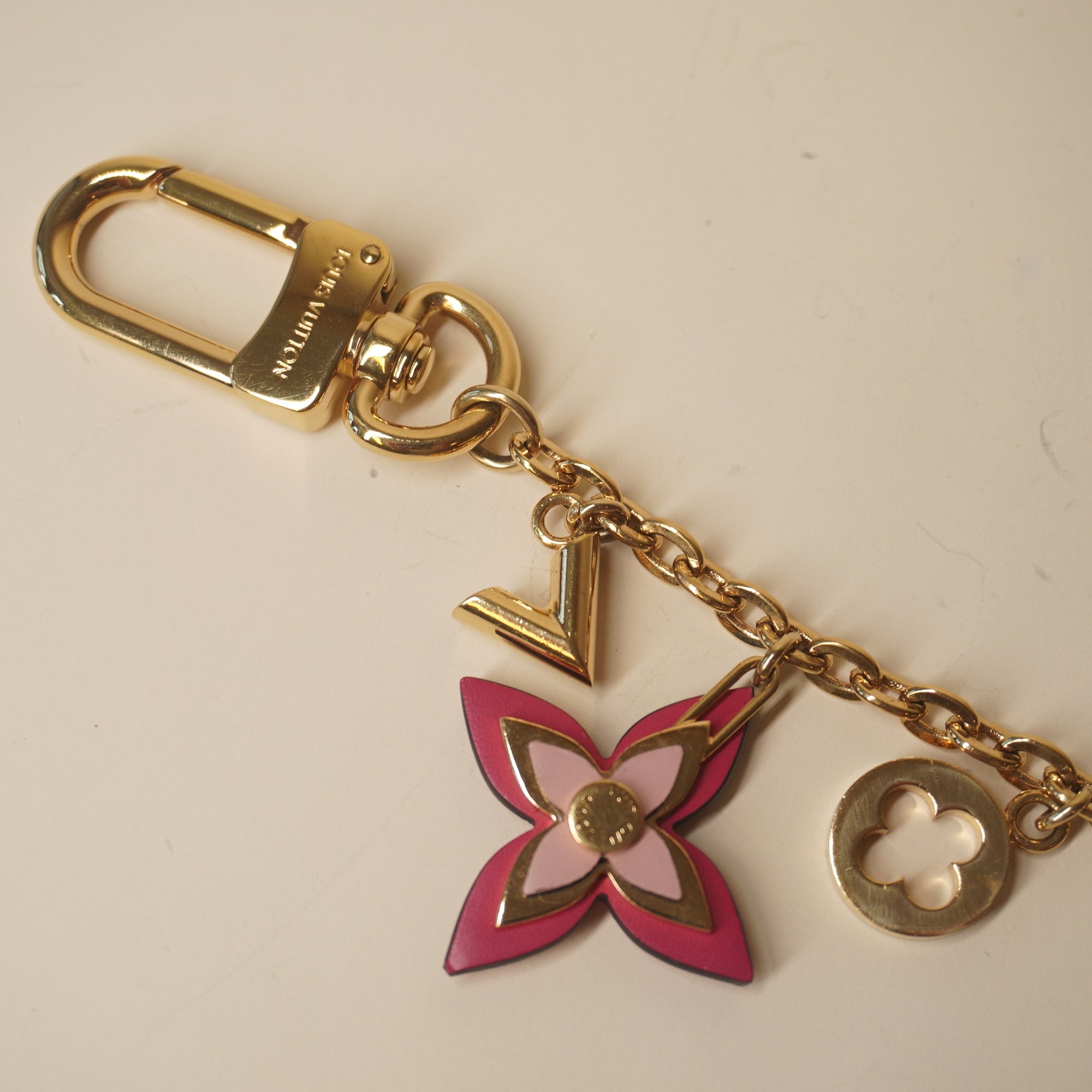 PRE-OWNED Blooming Flowers Bag Charm Chain