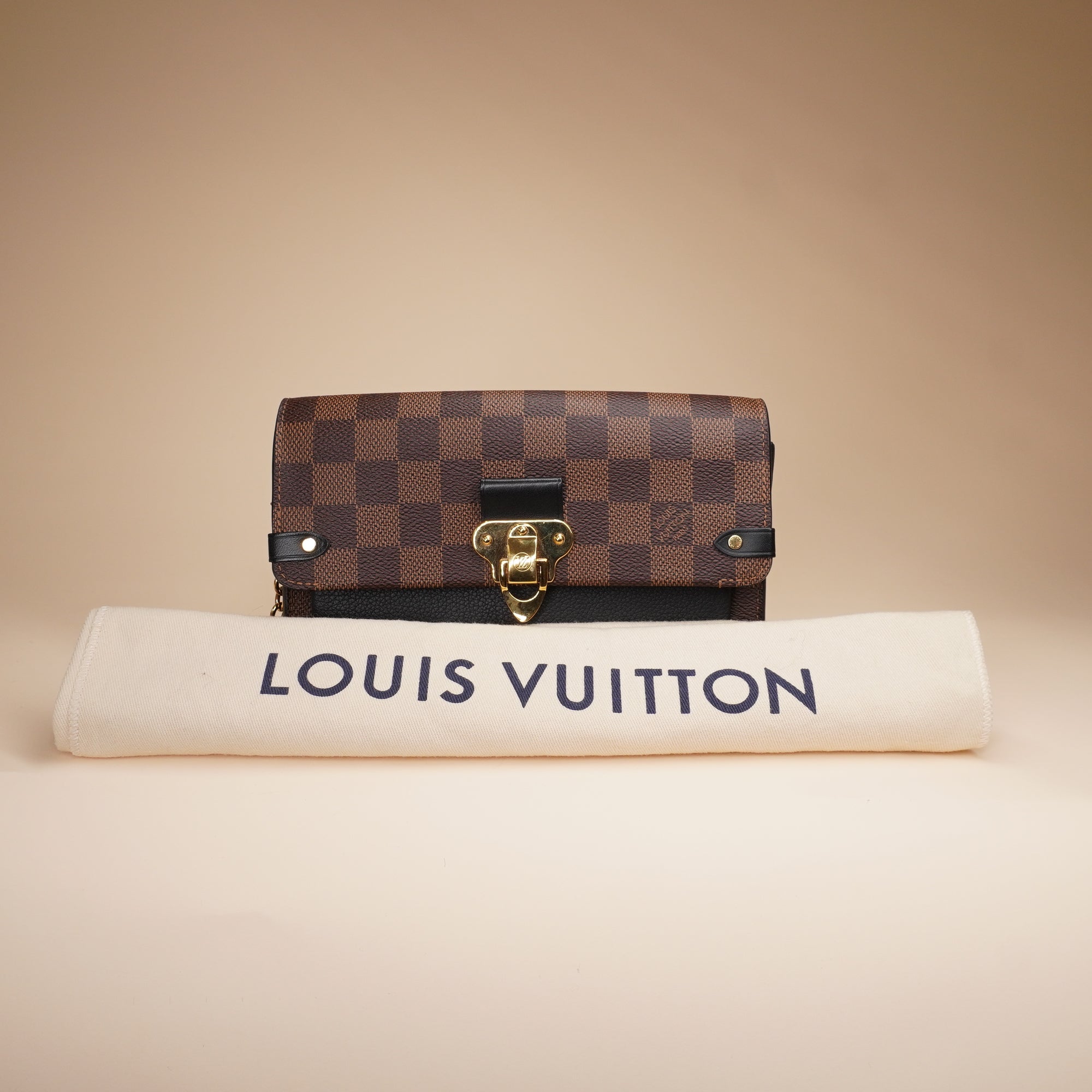 PRE-OWNED LV Vavin Chain Wallet NM Damier with Leather Crossbody Bag