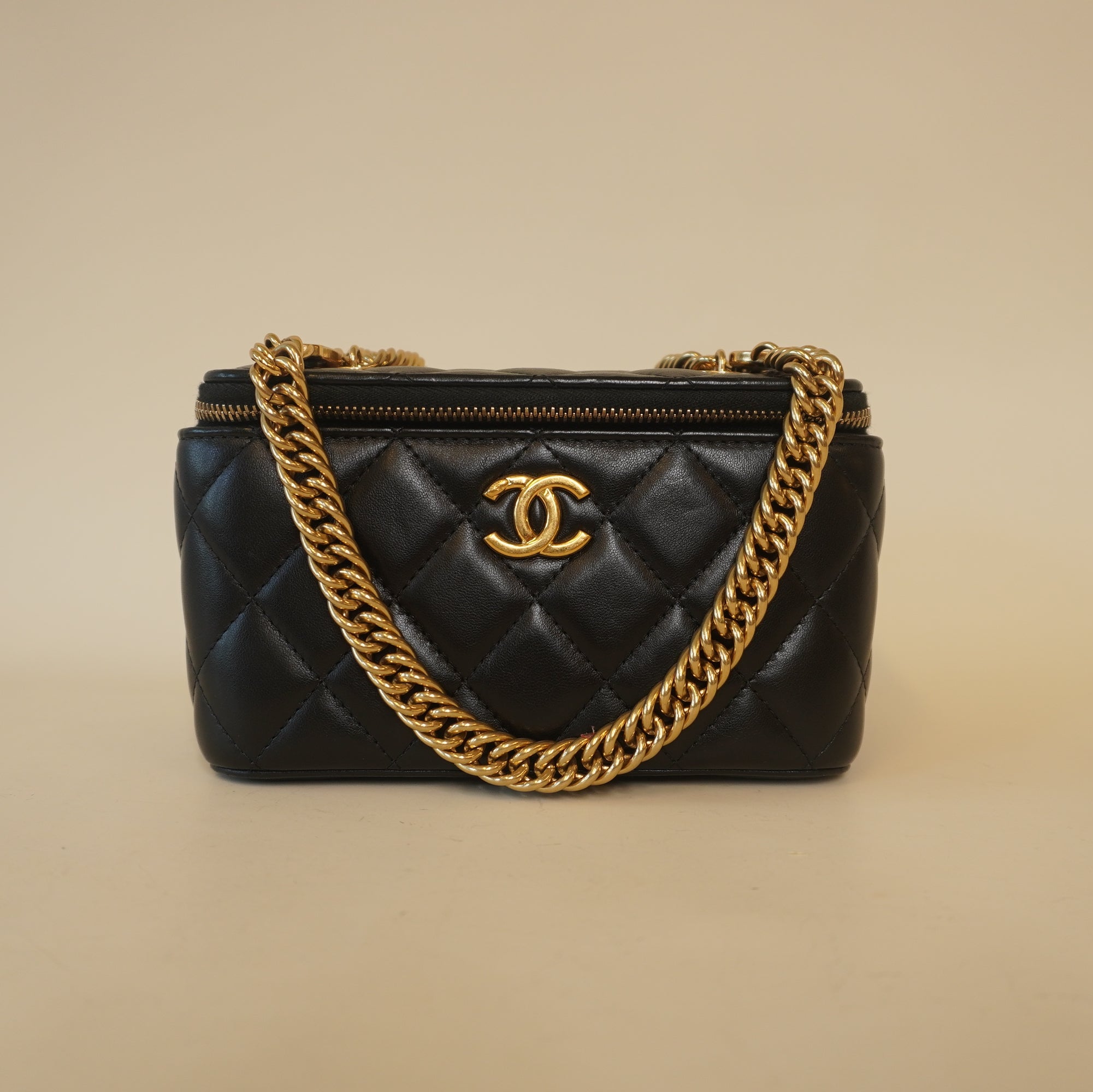 PRE-OWNED CC Black Lambskin Enamel Quilted Logo Small Vanity Case With Chain