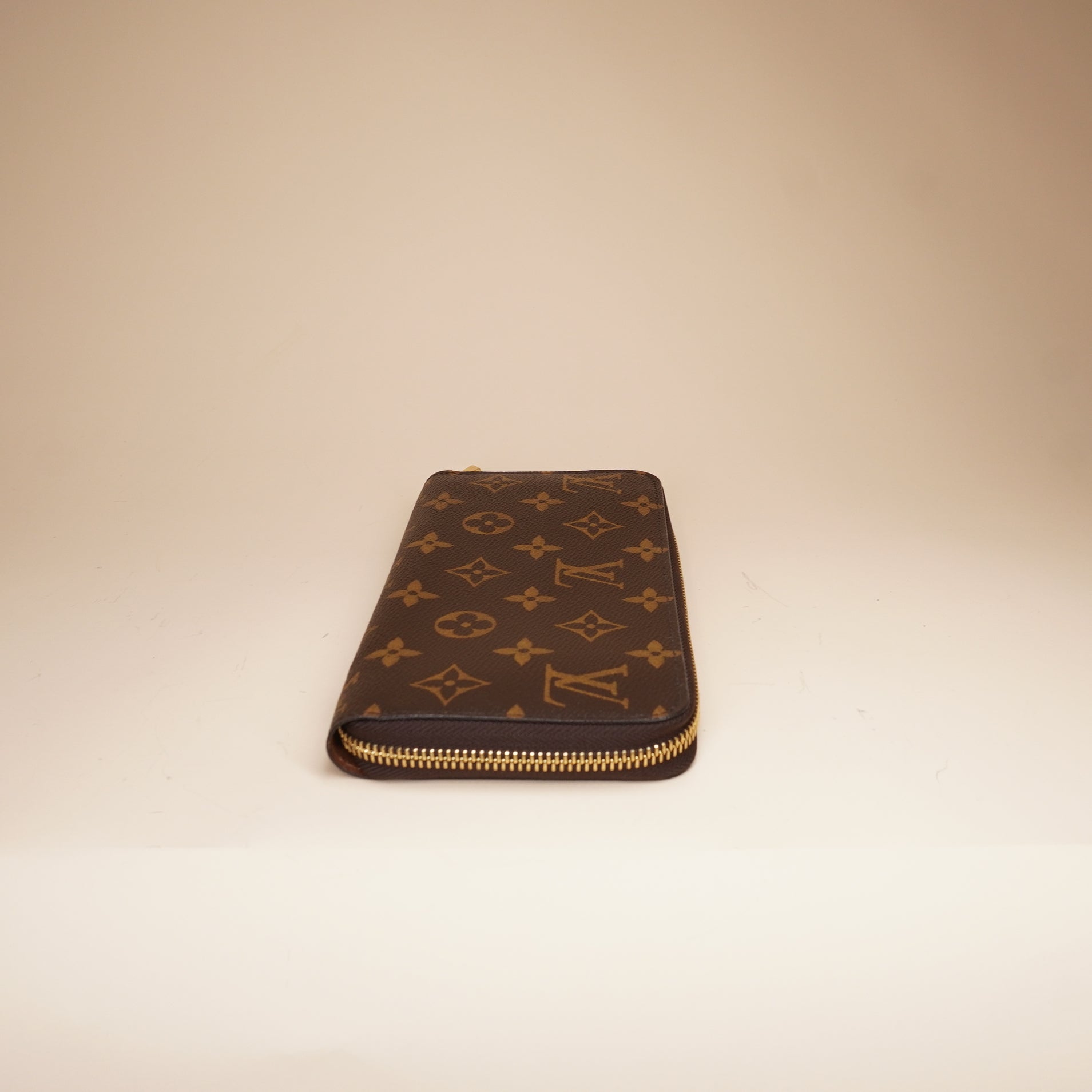 PRE-OWNED LV Monogram Zippy Organizer Wallet